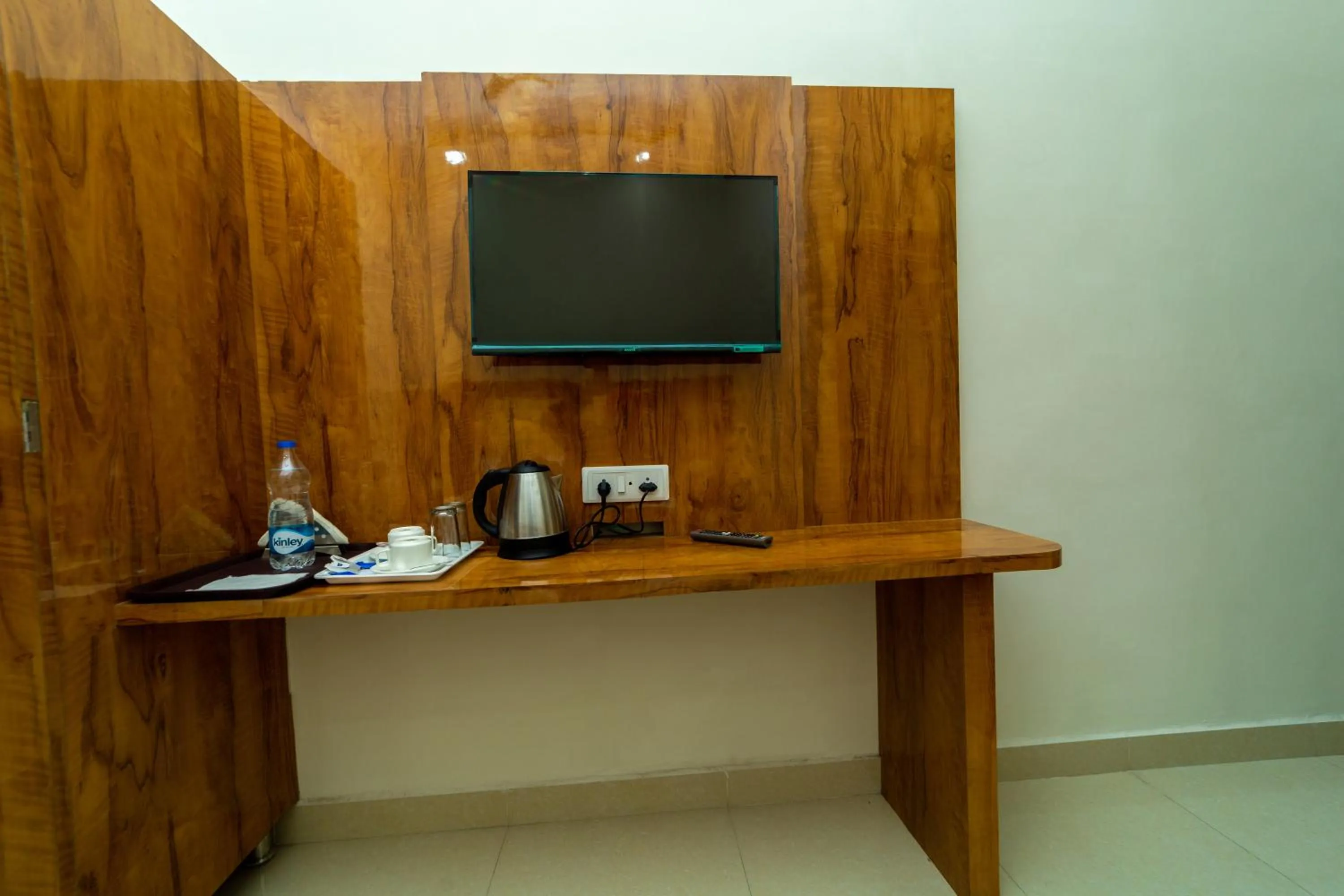 TV and multimedia in Hotel Chahal Residency