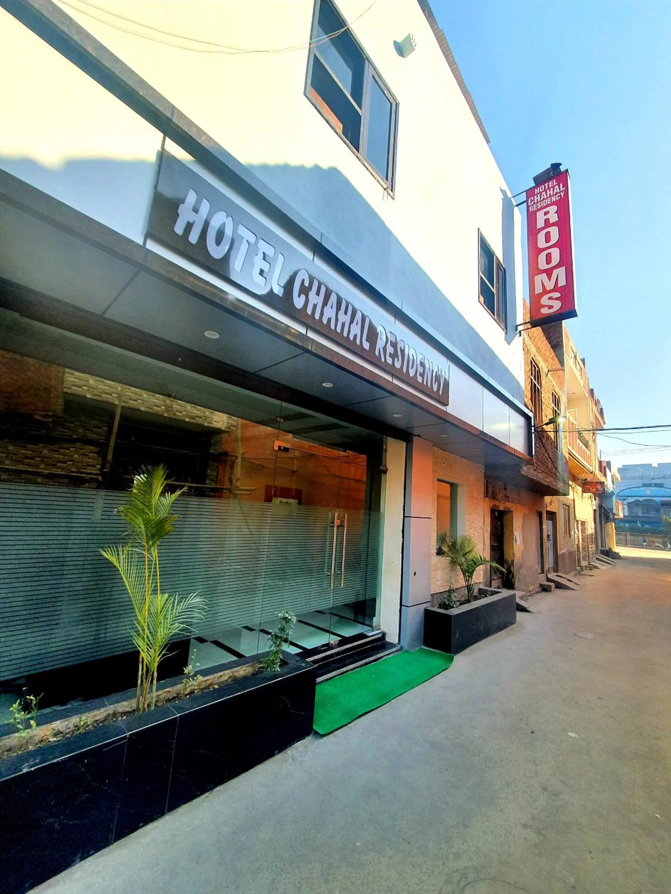 Facade/entrance in Hotel Chahal Residency