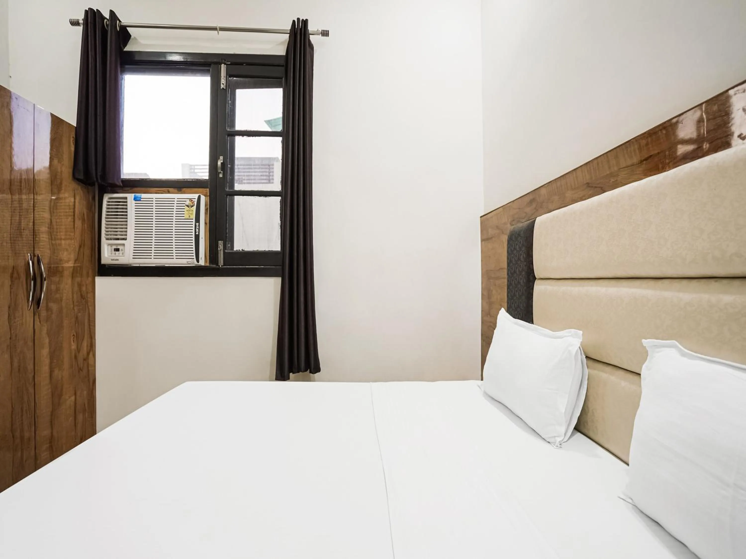 Bedroom, Bed in Hotel Chahal Residency