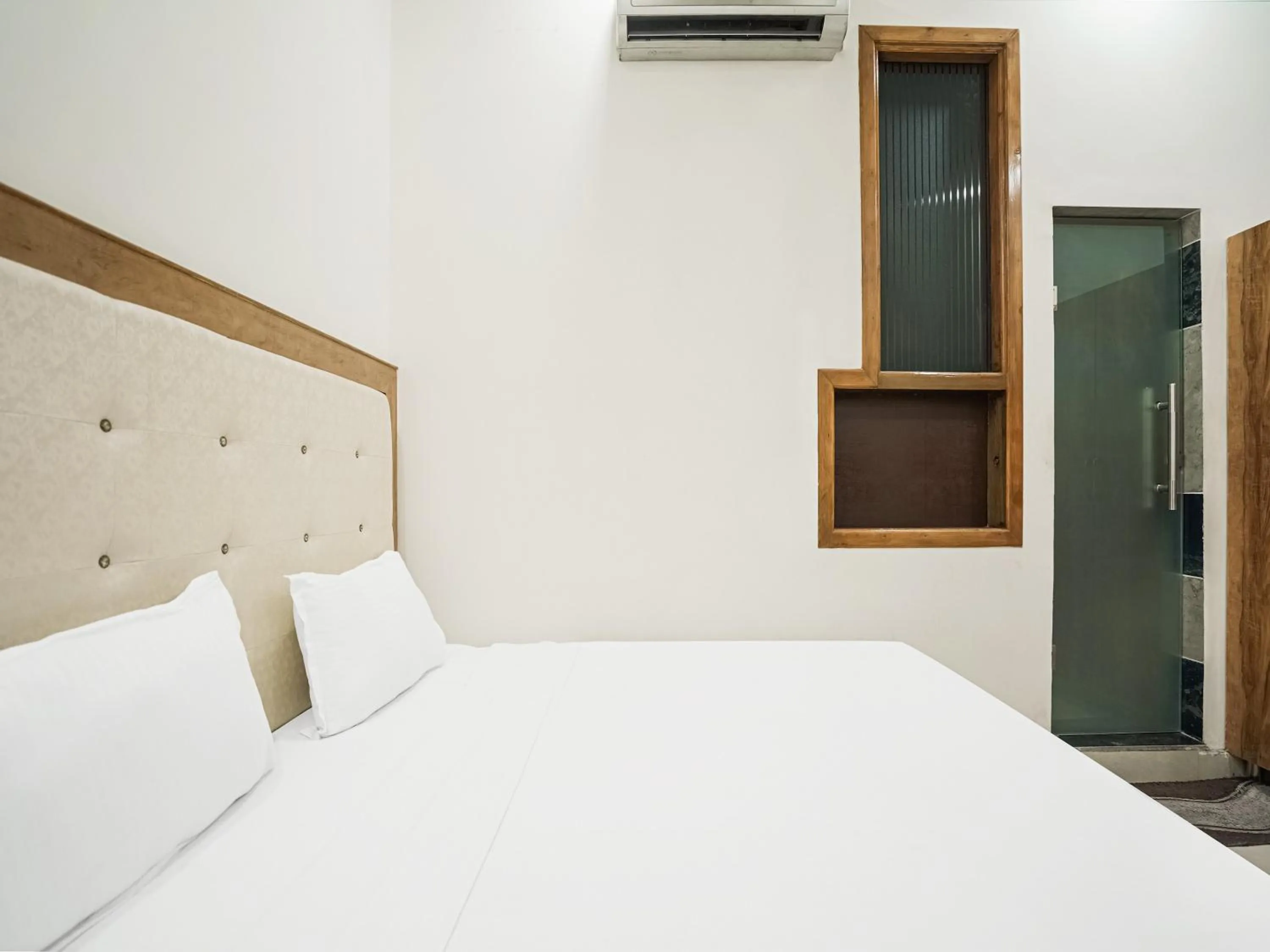 Bedroom, Bed in Hotel Chahal Residency
