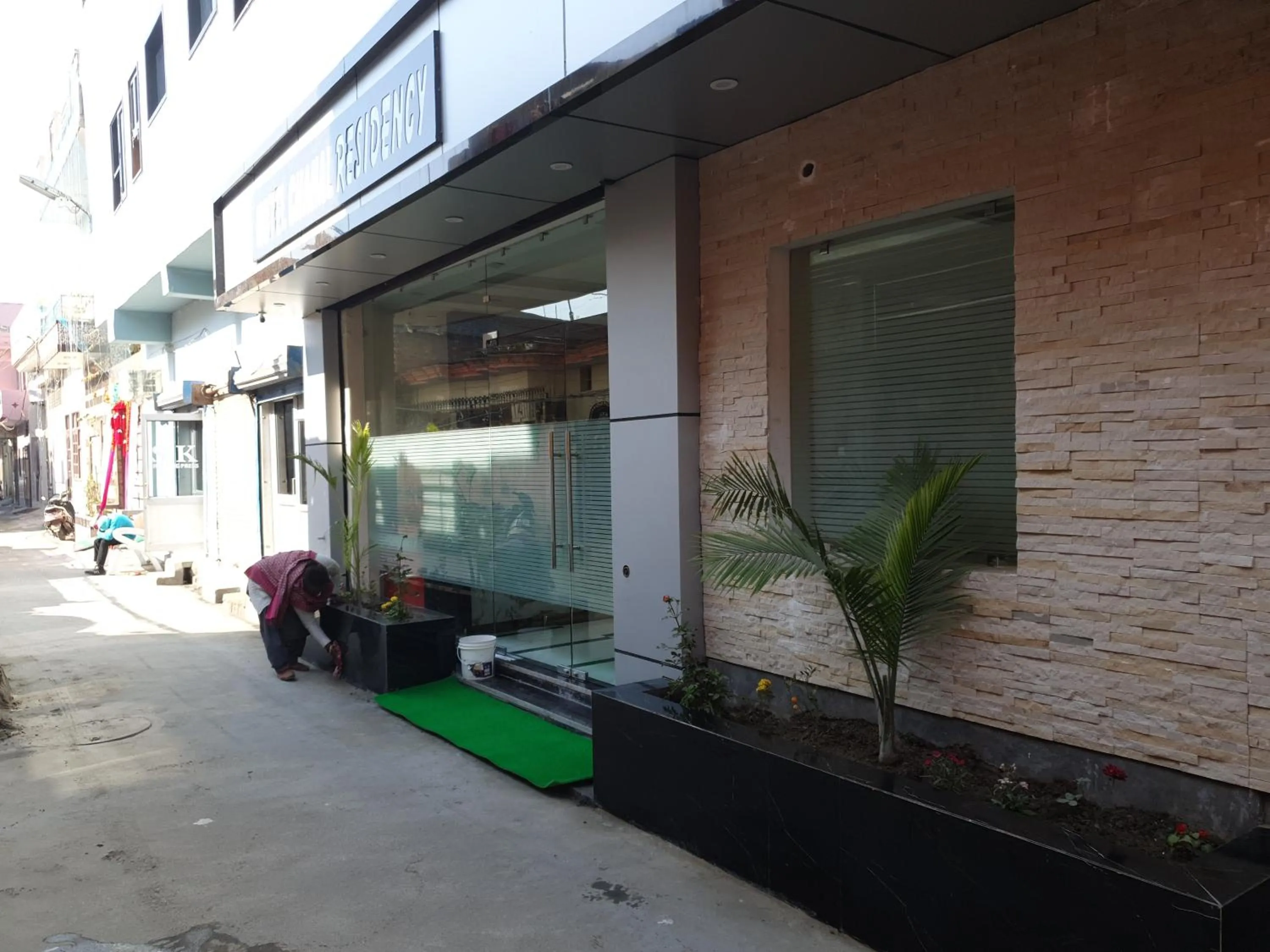 Facade/entrance in Hotel Chahal Residency