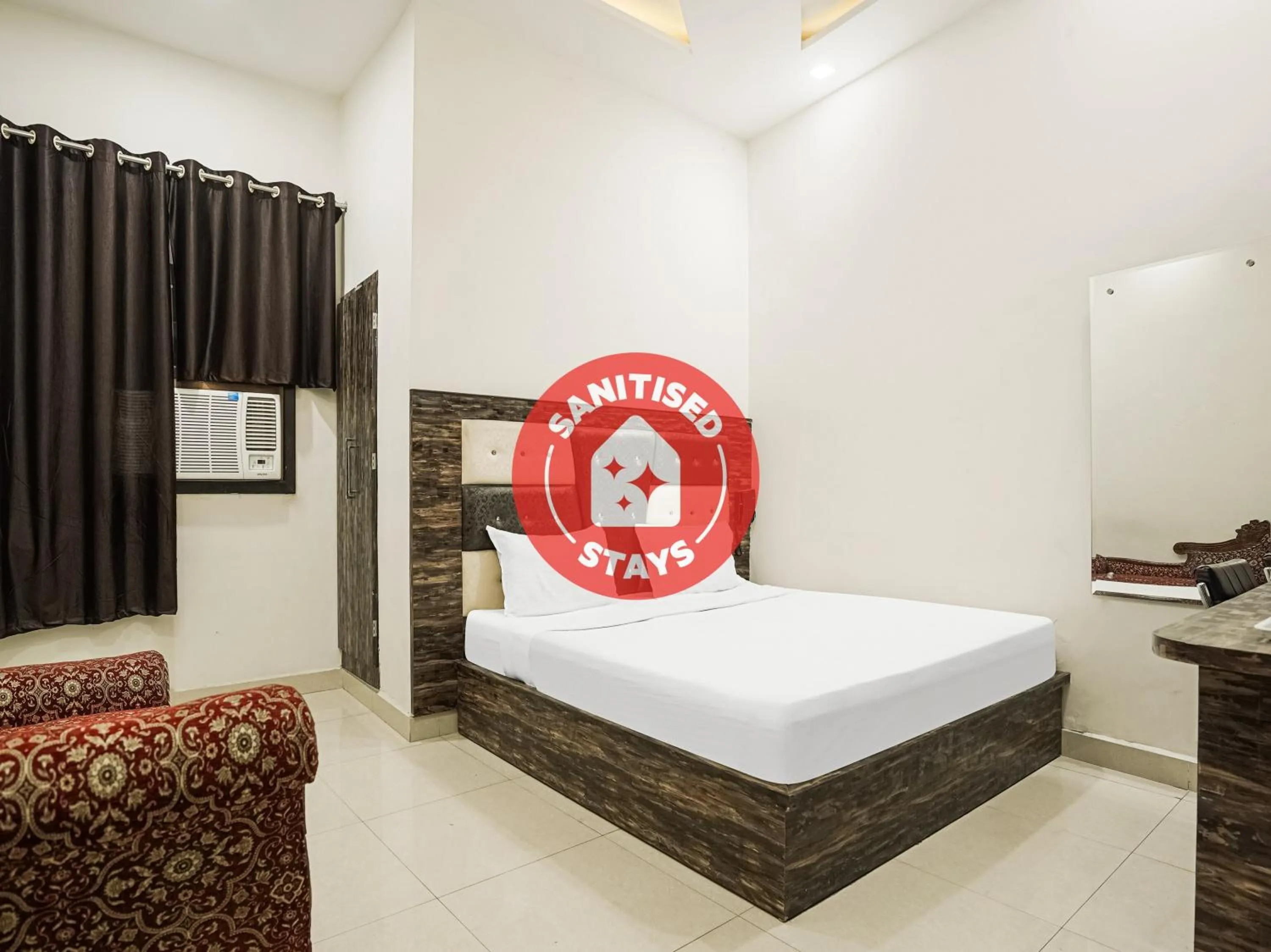 Bedroom, Bed in Hotel Chahal Residency