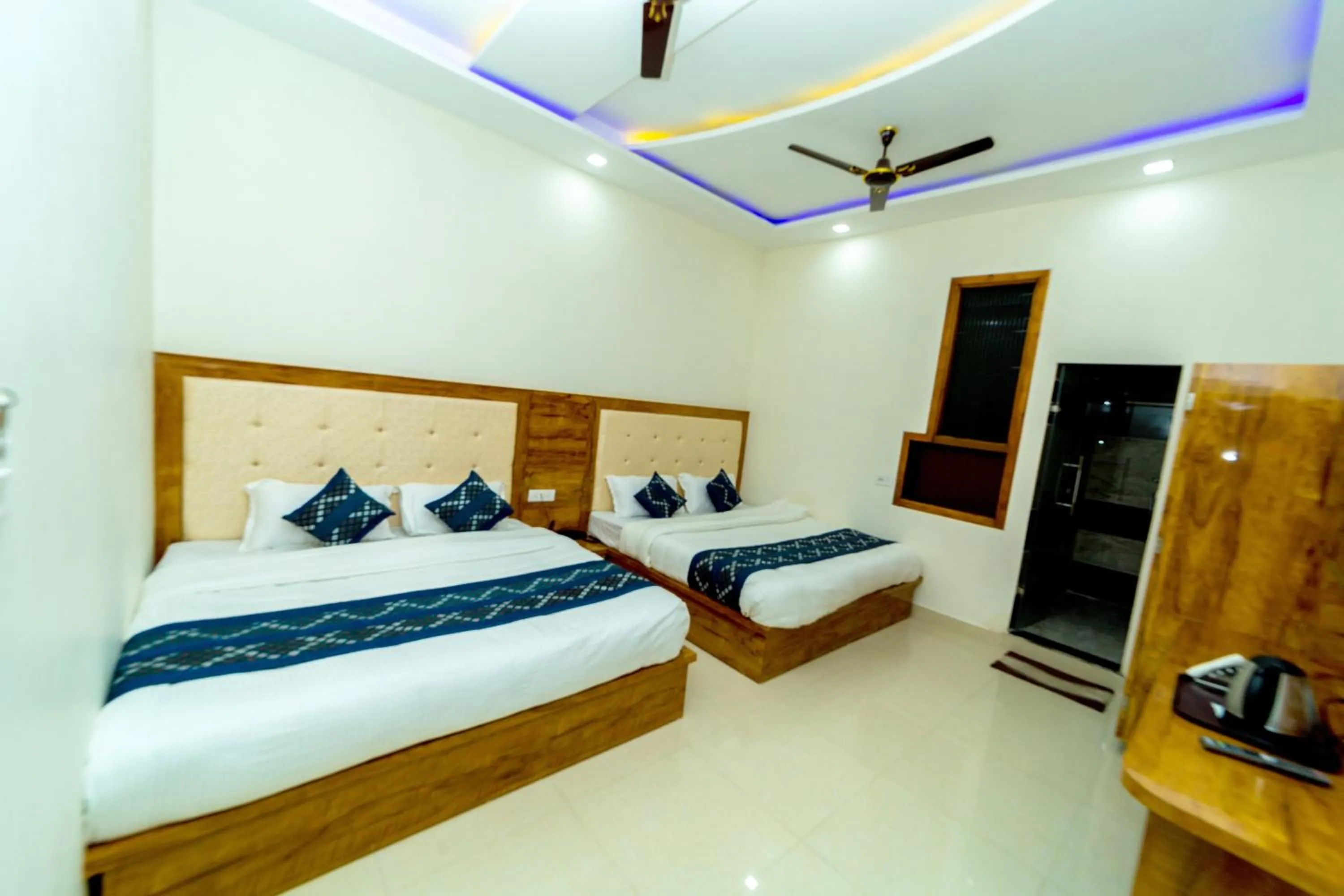 Bedroom, Bed in Hotel Chahal Residency