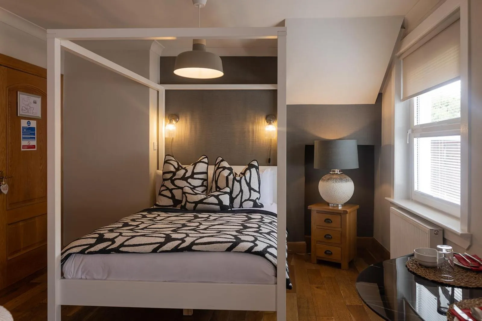 Bed in Glenview Luss