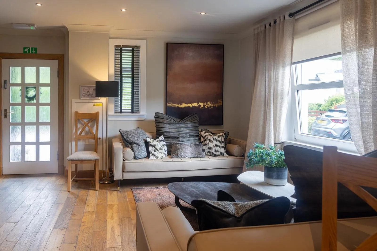 Property building in Glenview Luss