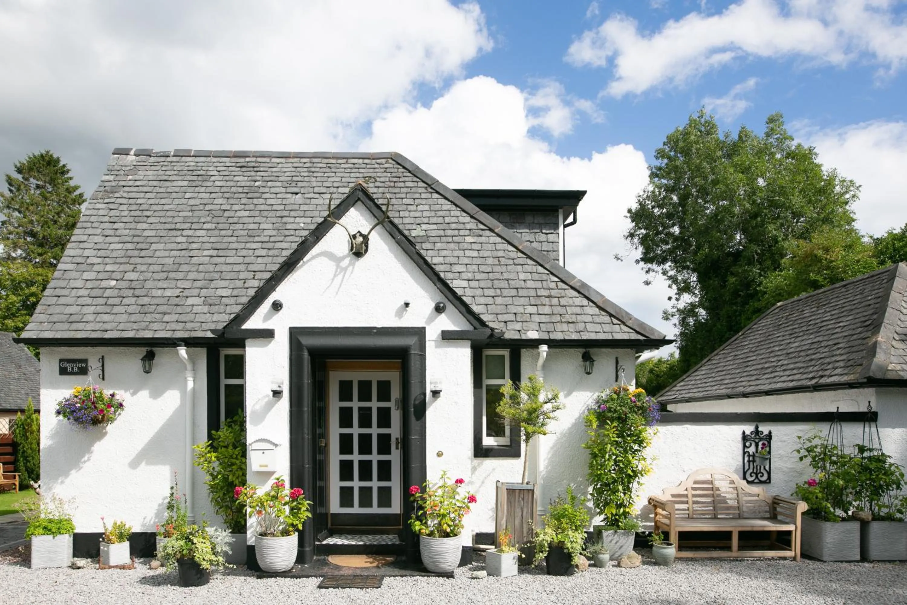 Property building in Glenview Luss