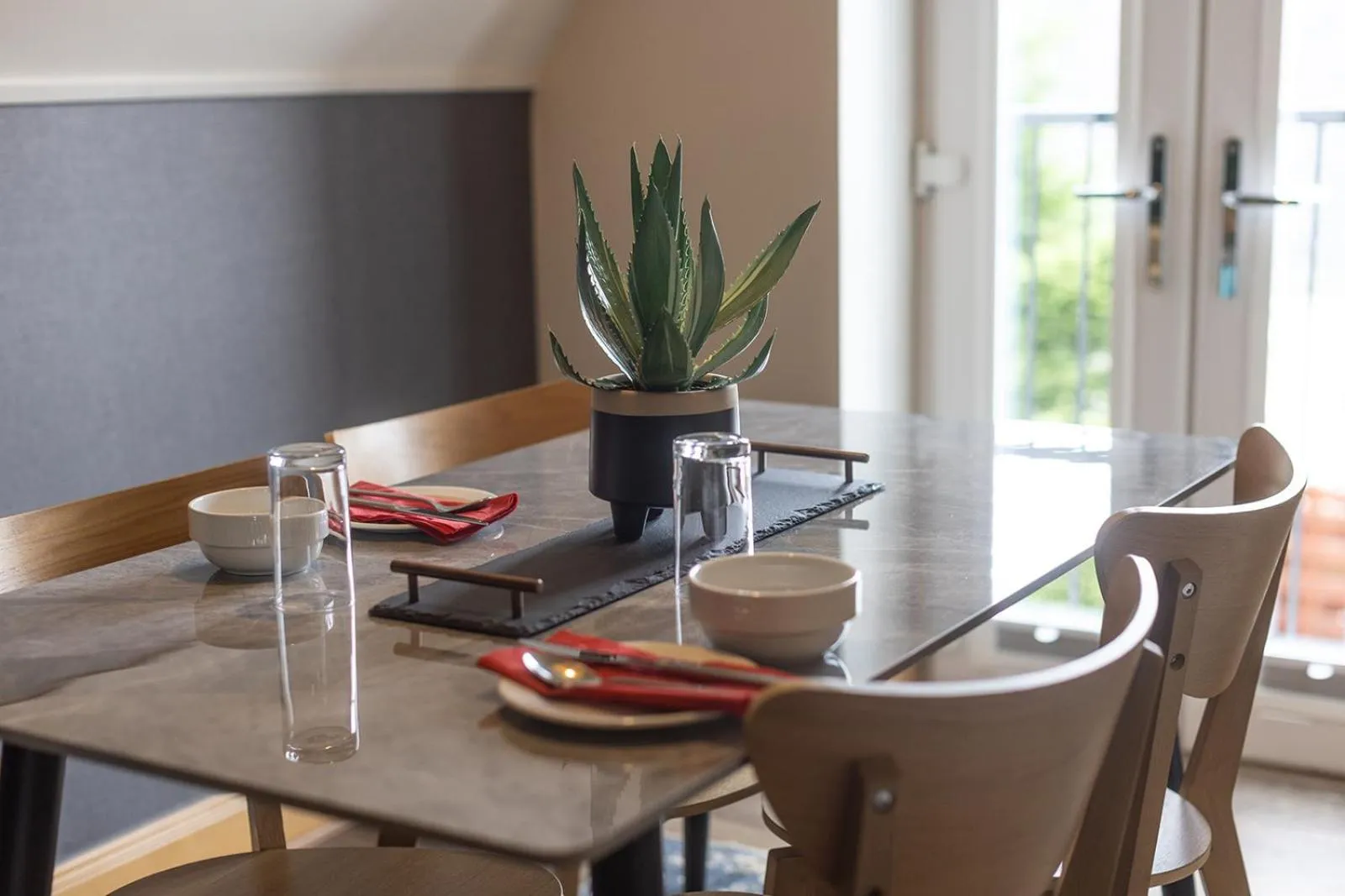 Dining area in Glenview Luss