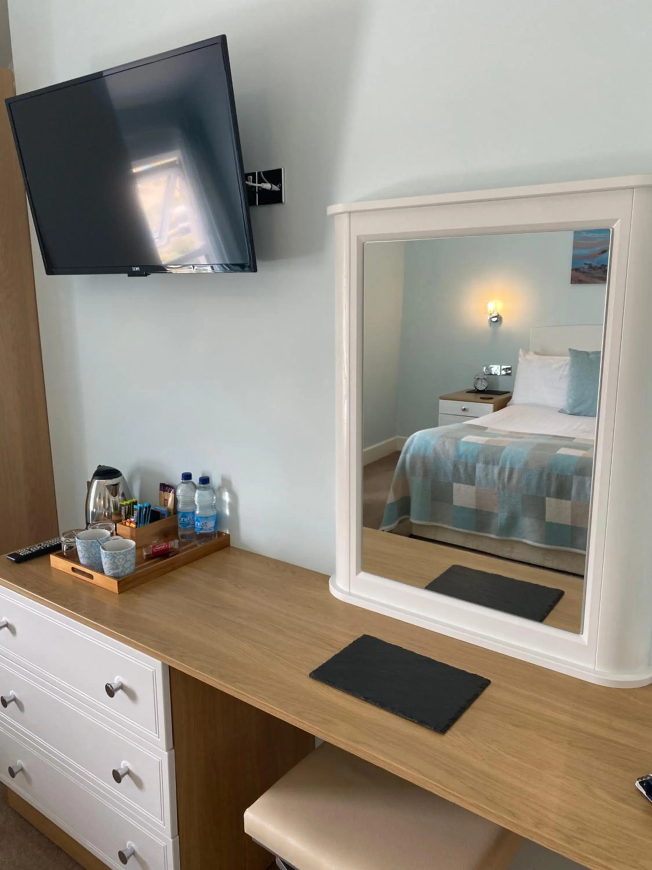 Property building, Bed in Oceandrive