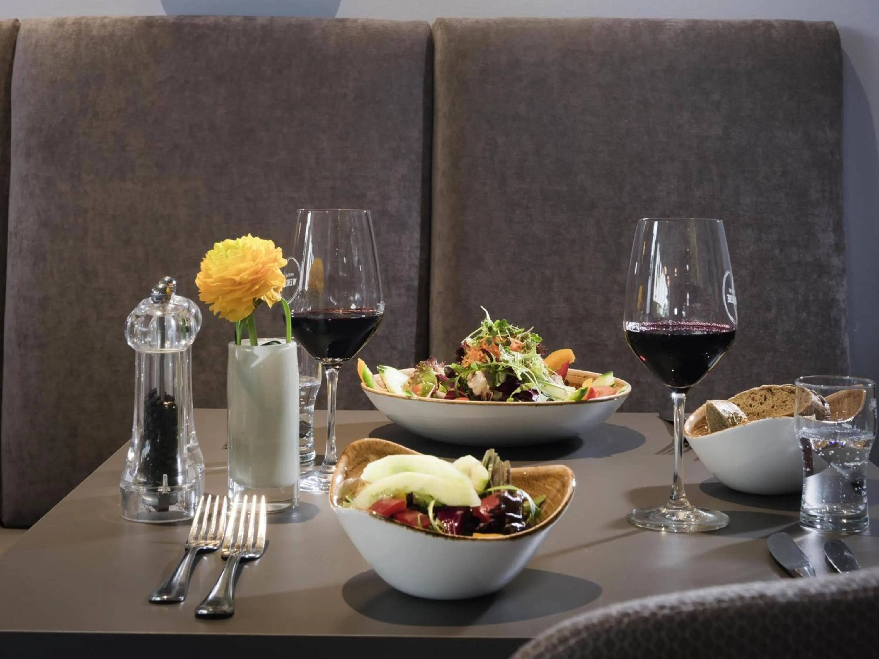 Restaurant/places to eat in Mercure Hotel München Neuperlach Süd