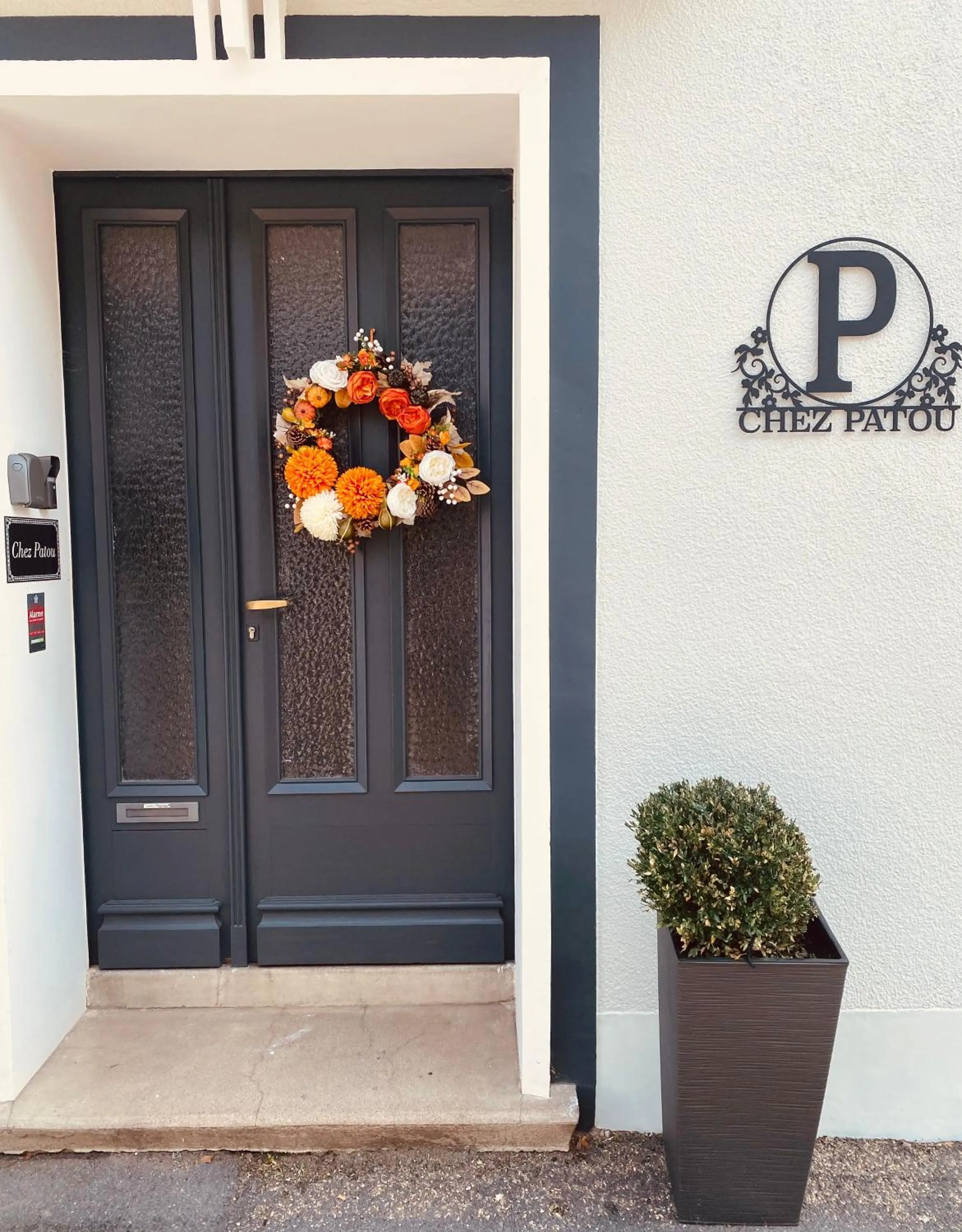 Facade/entrance in Chez Patou