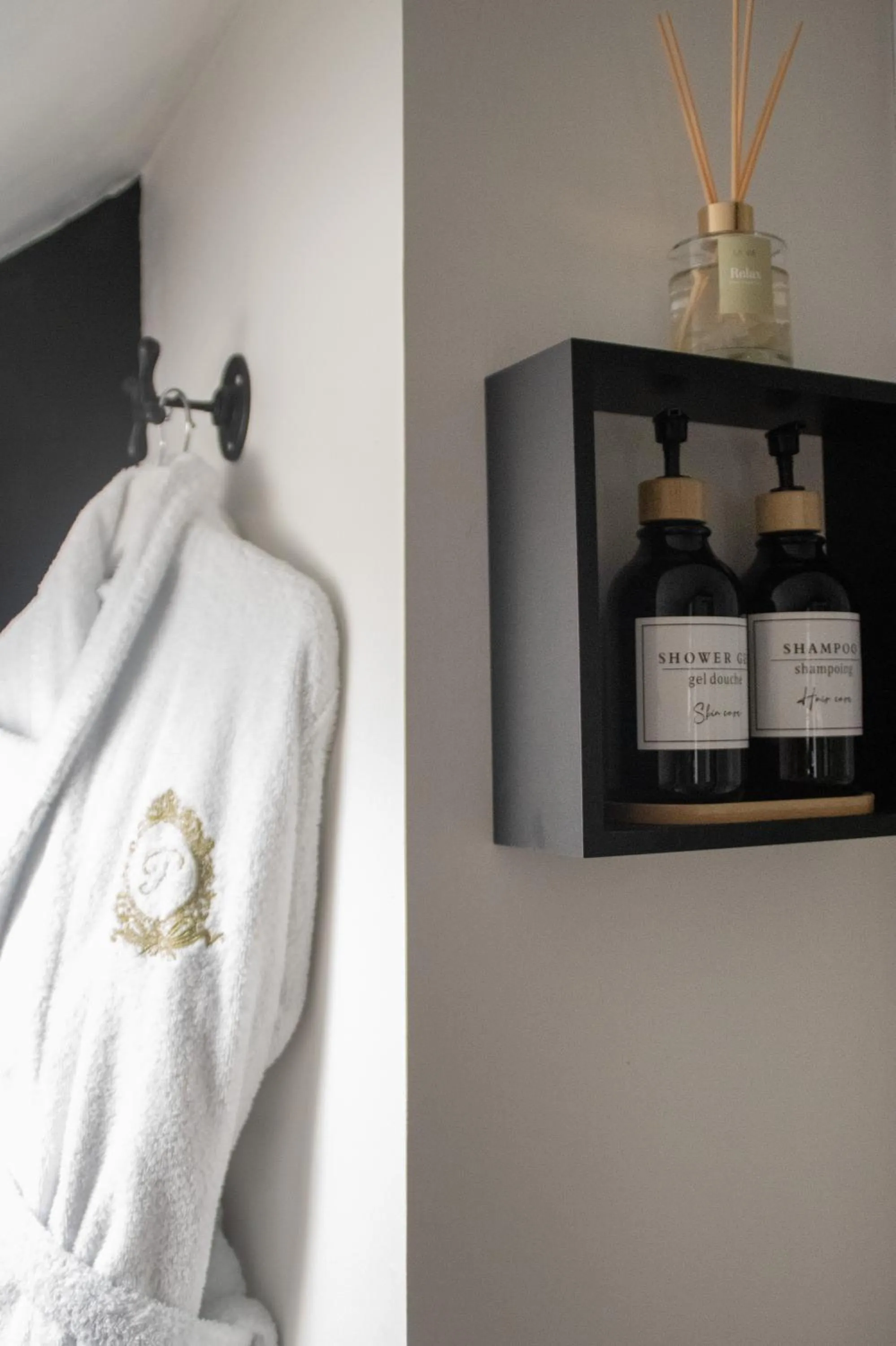 Bathroom, Bed in Chez Patou