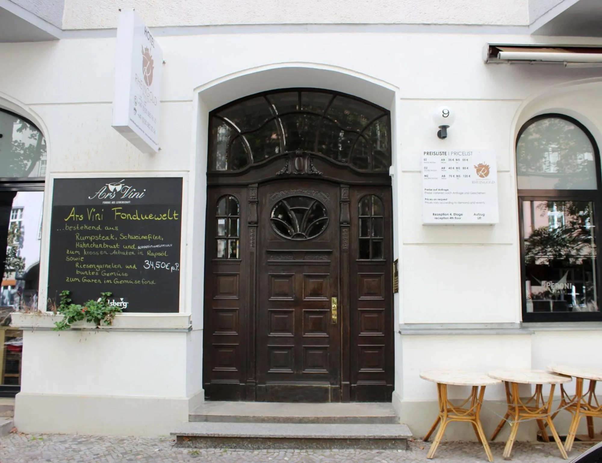 Facade/entrance in Hotel-Pension Rheingold am Kurfürstendamm