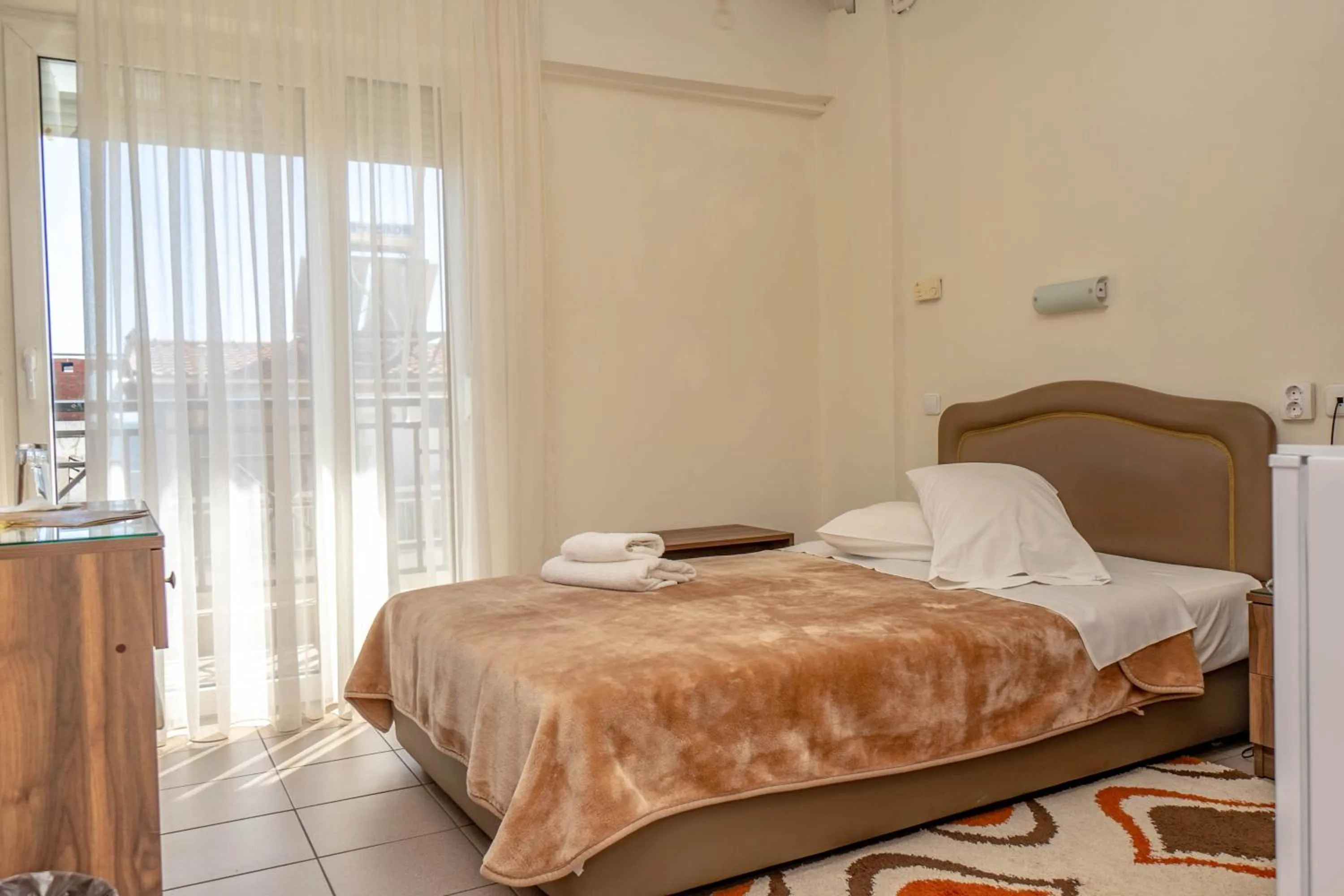 Photo of the whole room, Bed in Hotel Alkyon