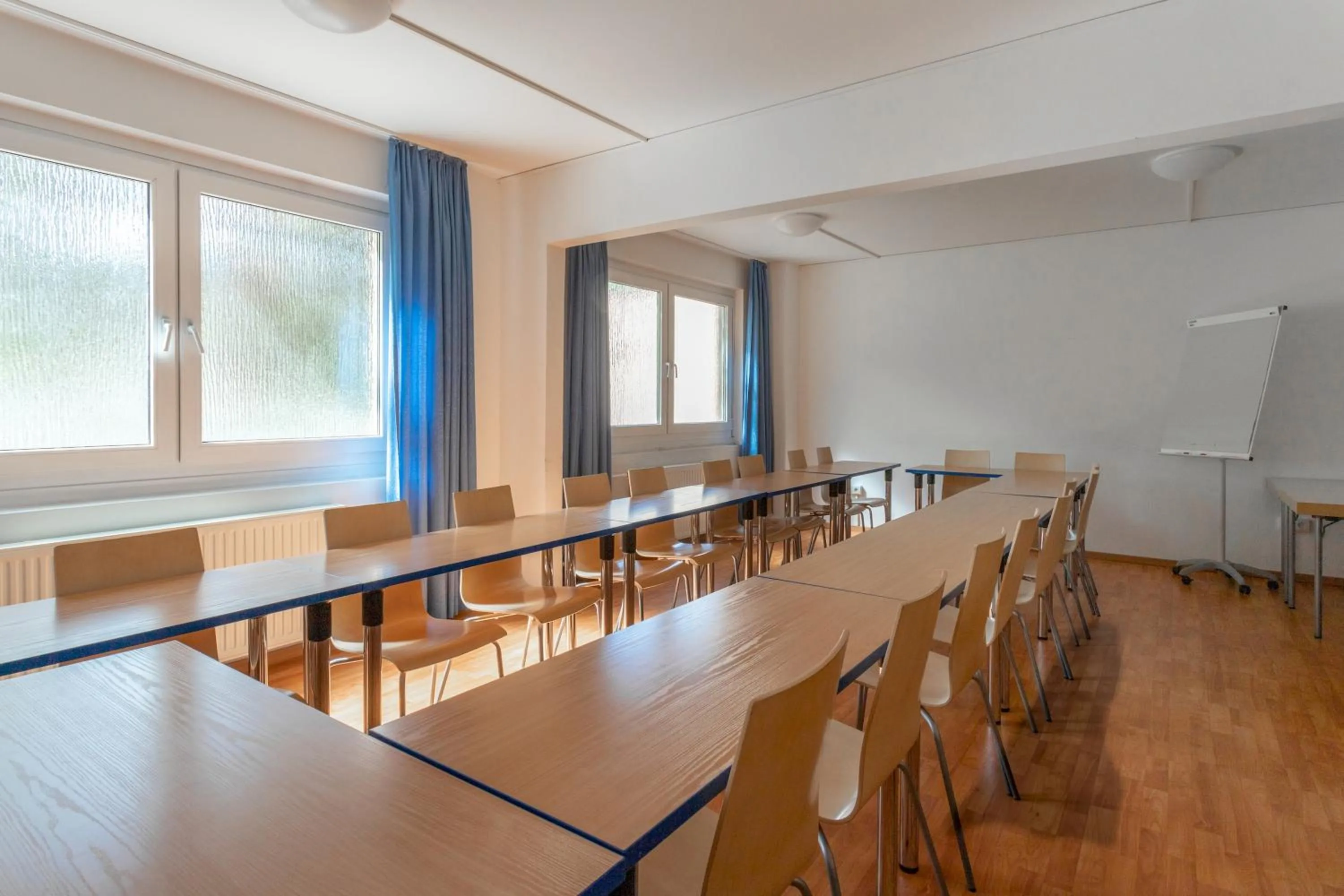 Meeting/conference room in a&o Berlin Kolumbus