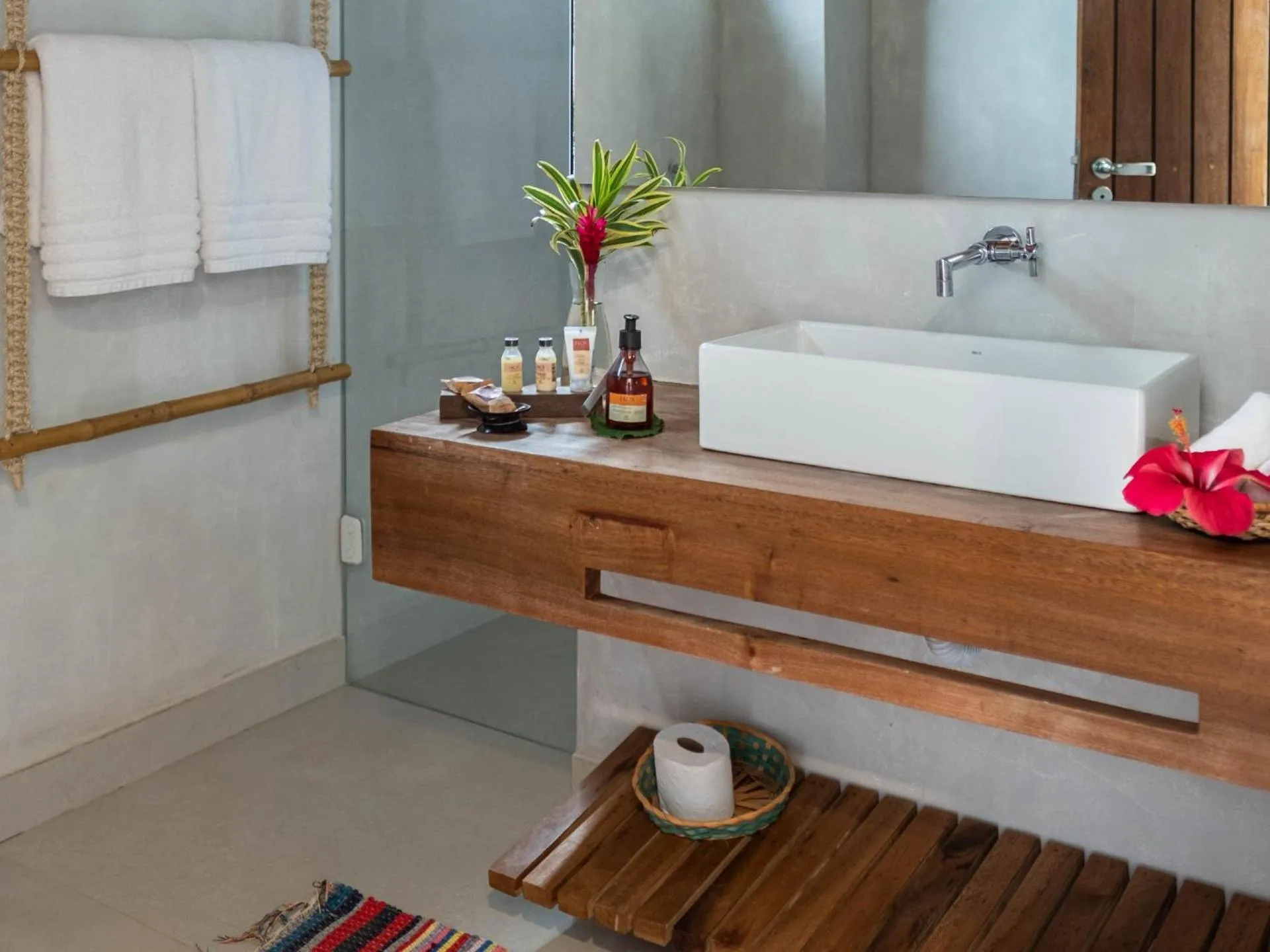 Bathroom, Bed in Pousada Encanto da Lua