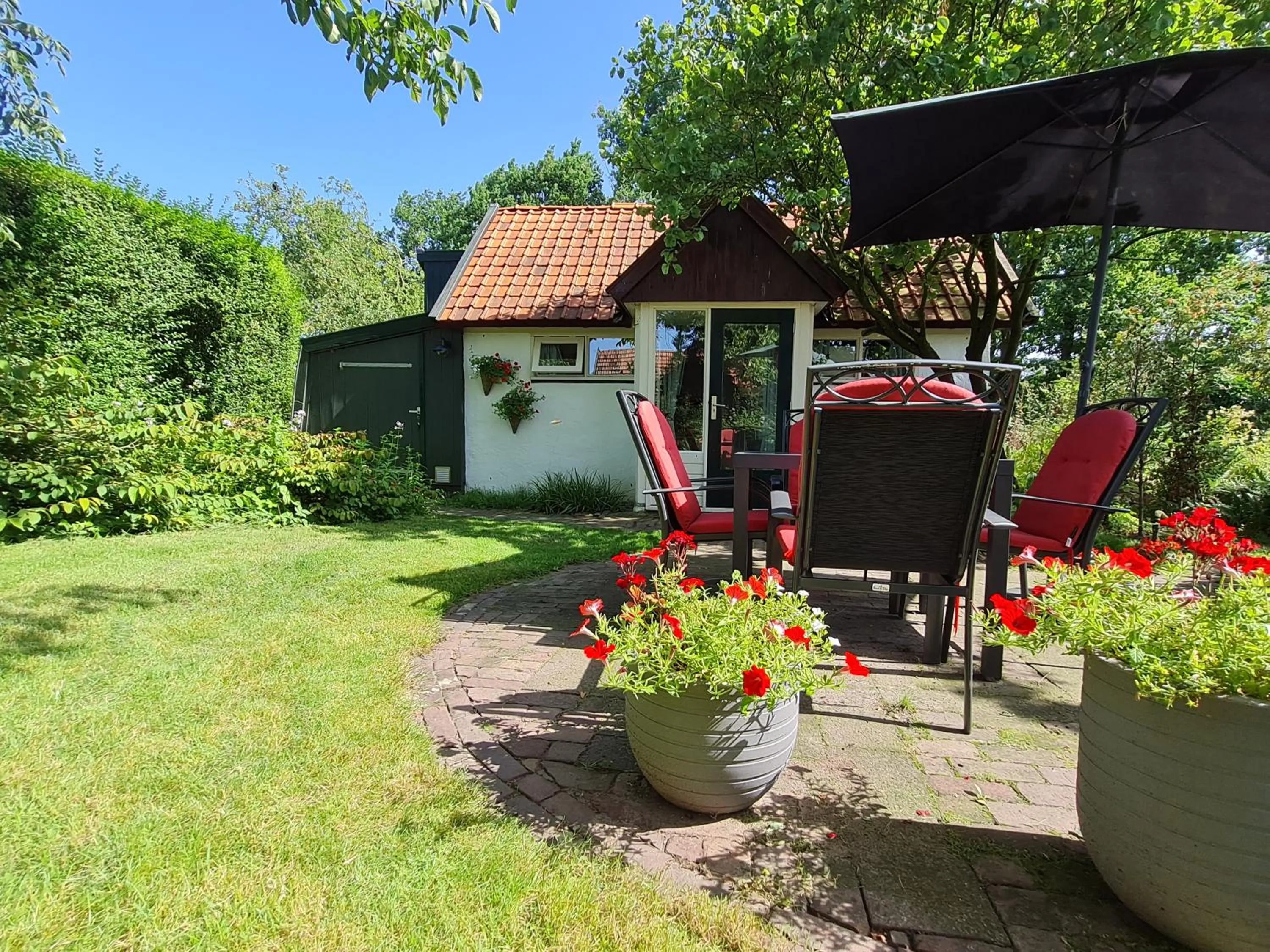 Garden in B&B en vakantiehuis Helene Hoeve