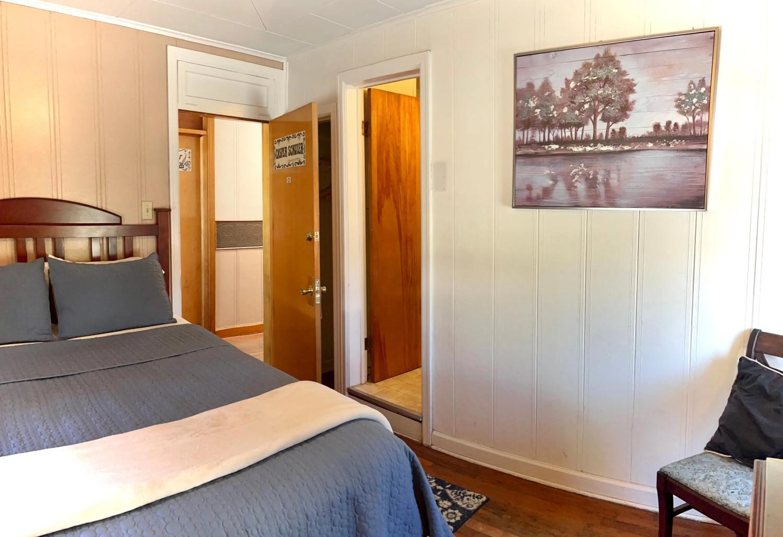 Bed in The Hotel Eastin