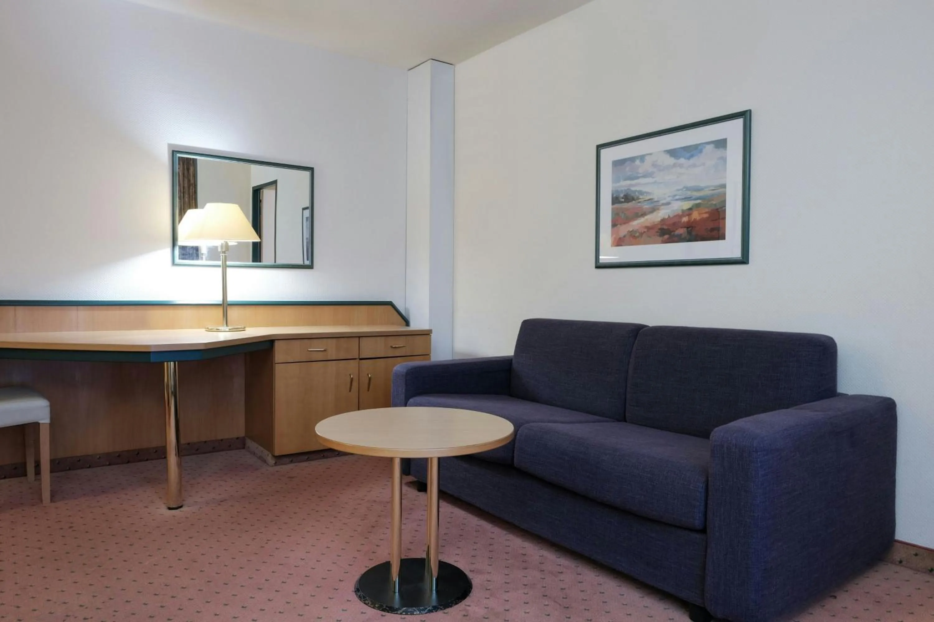 Living room in Holiday Inn Essen City Centre, an IHG Hotel