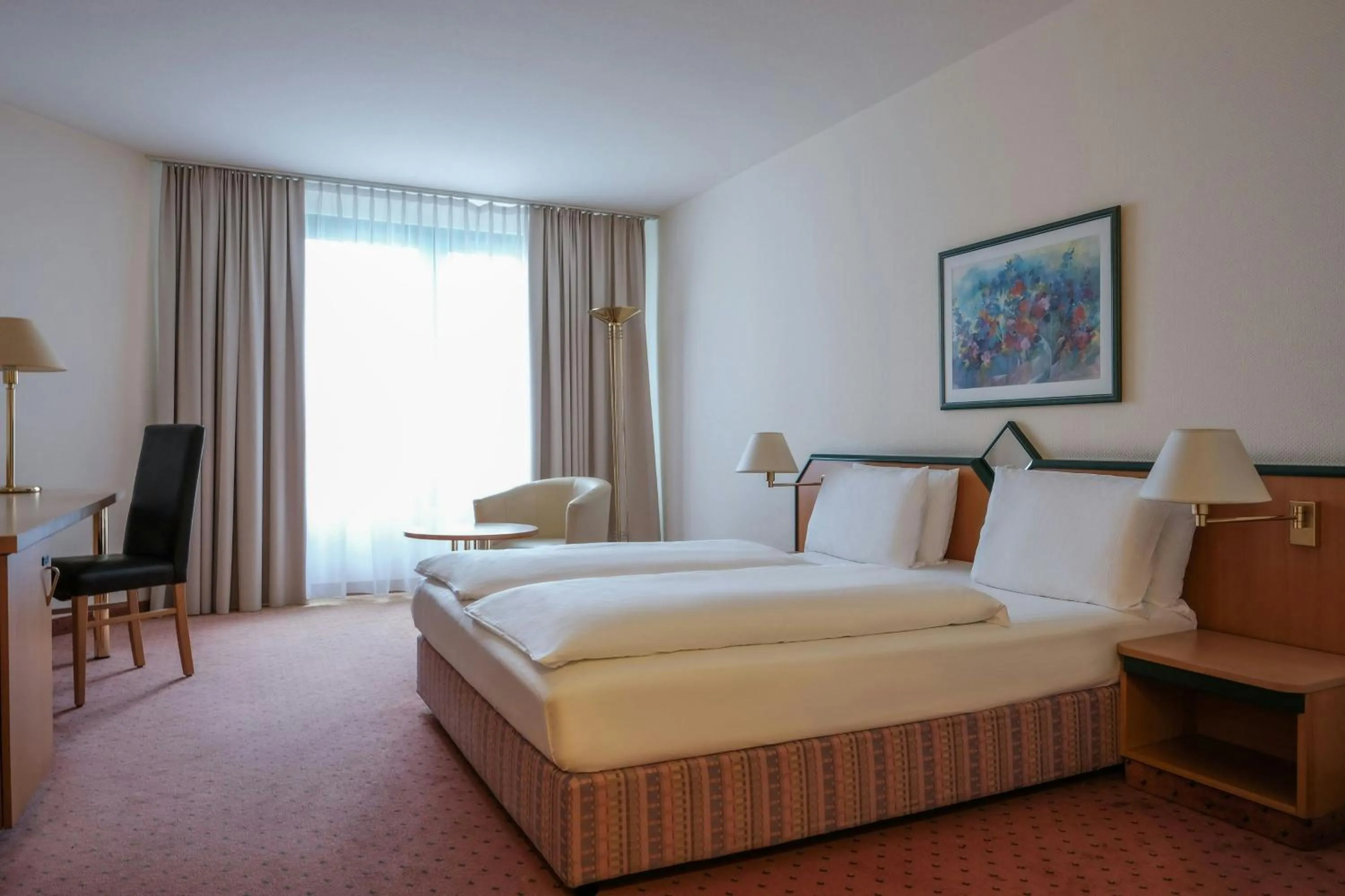 Photo of the whole room, Bed in Holiday Inn Essen City Centre, an IHG Hotel