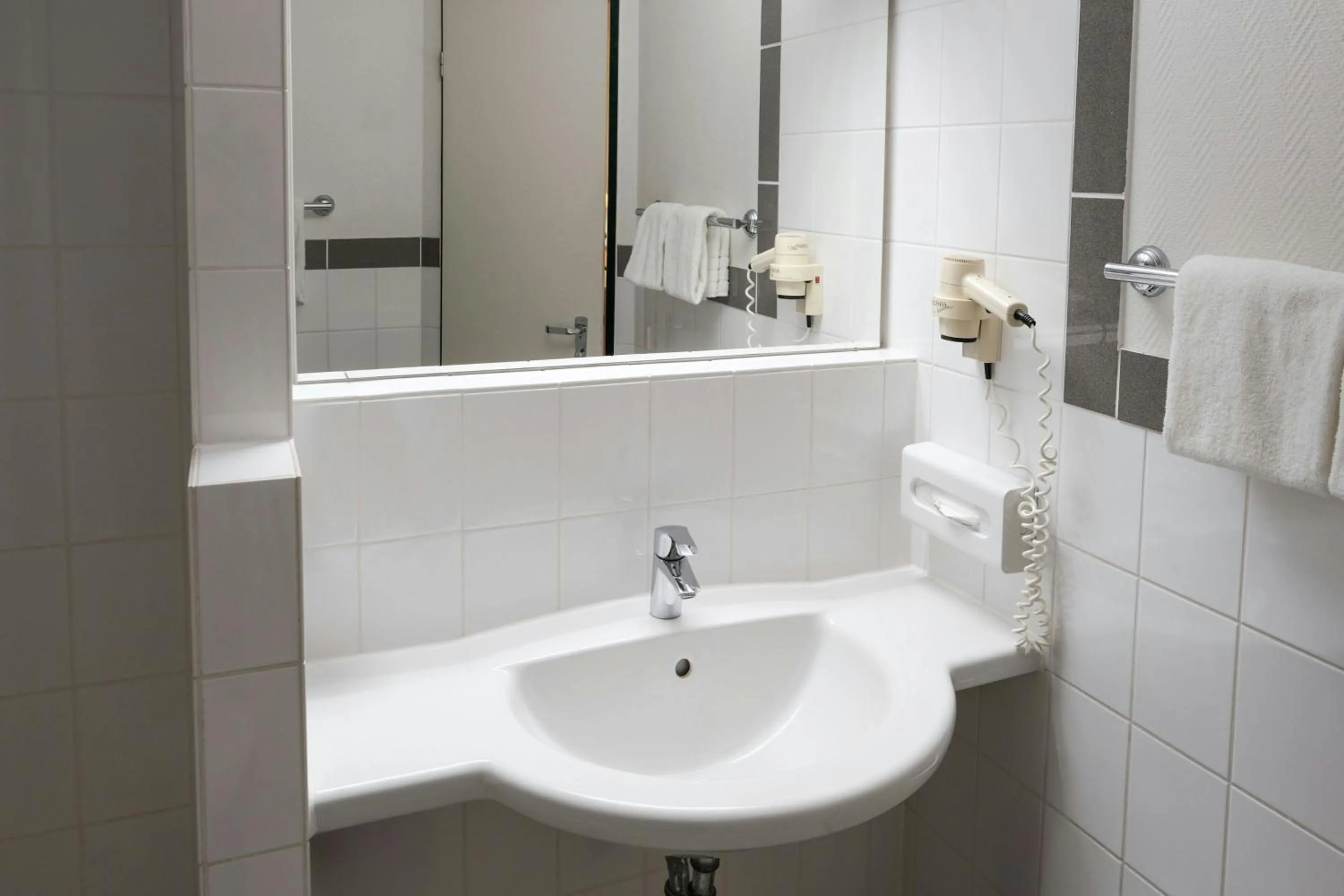 Bathroom in Holiday Inn Essen City Centre, an IHG Hotel