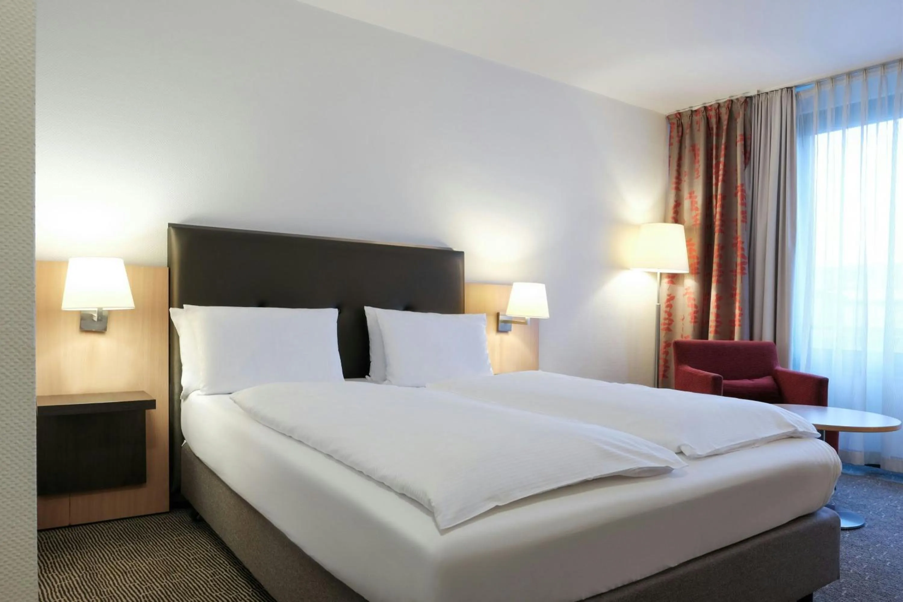 Photo of the whole room, Bed in Holiday Inn Essen City Centre, an IHG Hotel