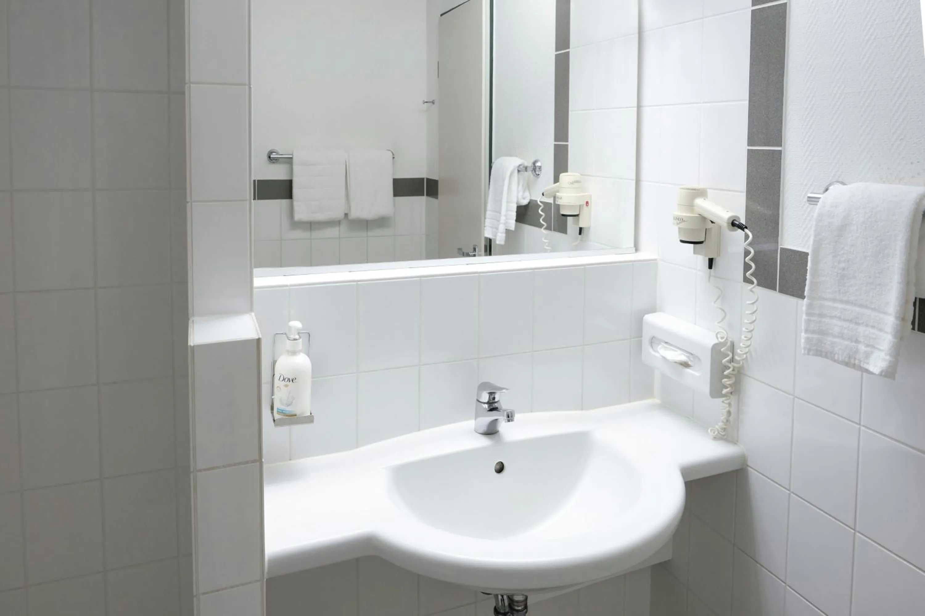 Bathroom in Holiday Inn Essen City Centre, an IHG Hotel