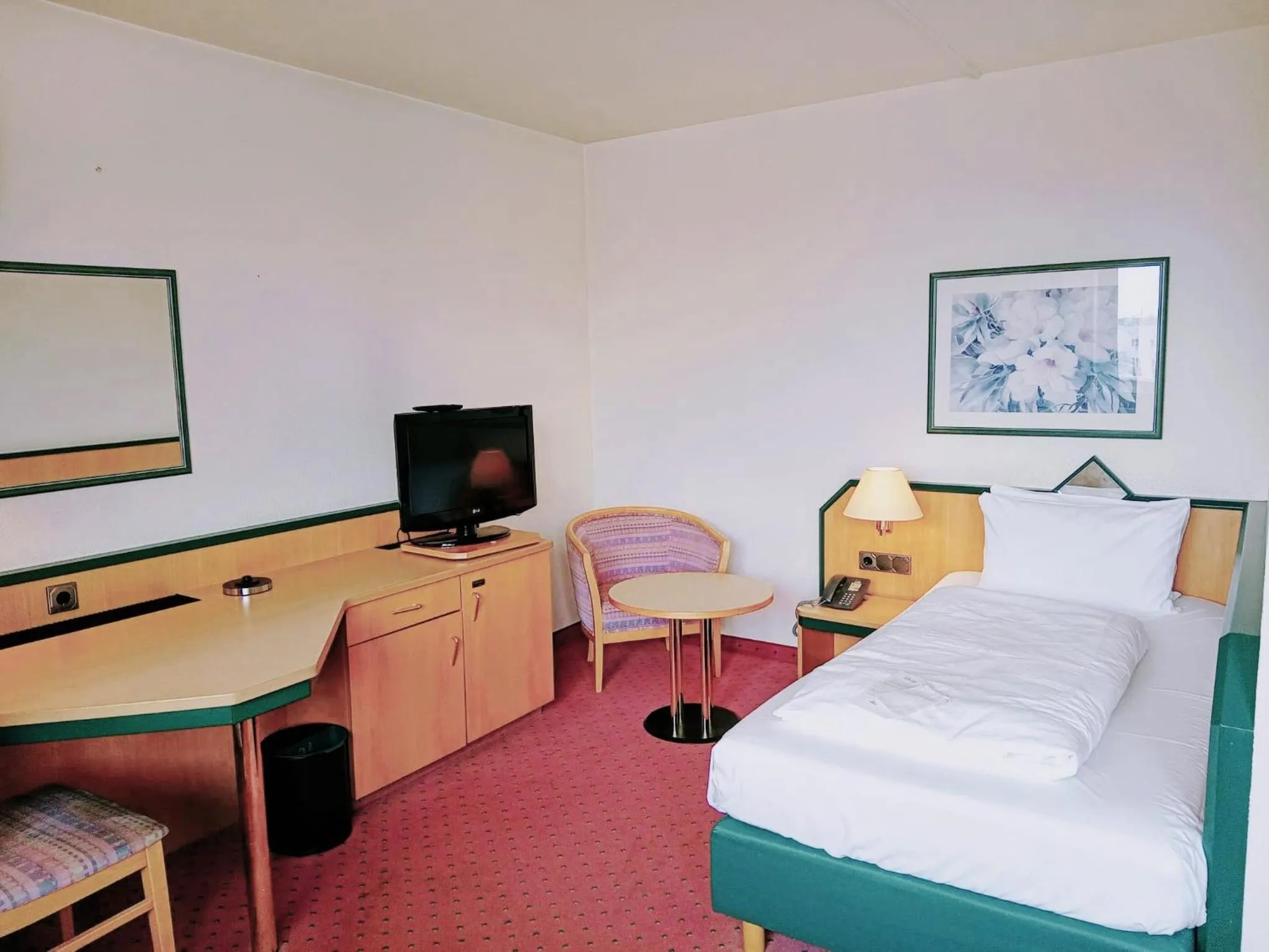 Bedroom, Bed in FOUR Essen City Centre