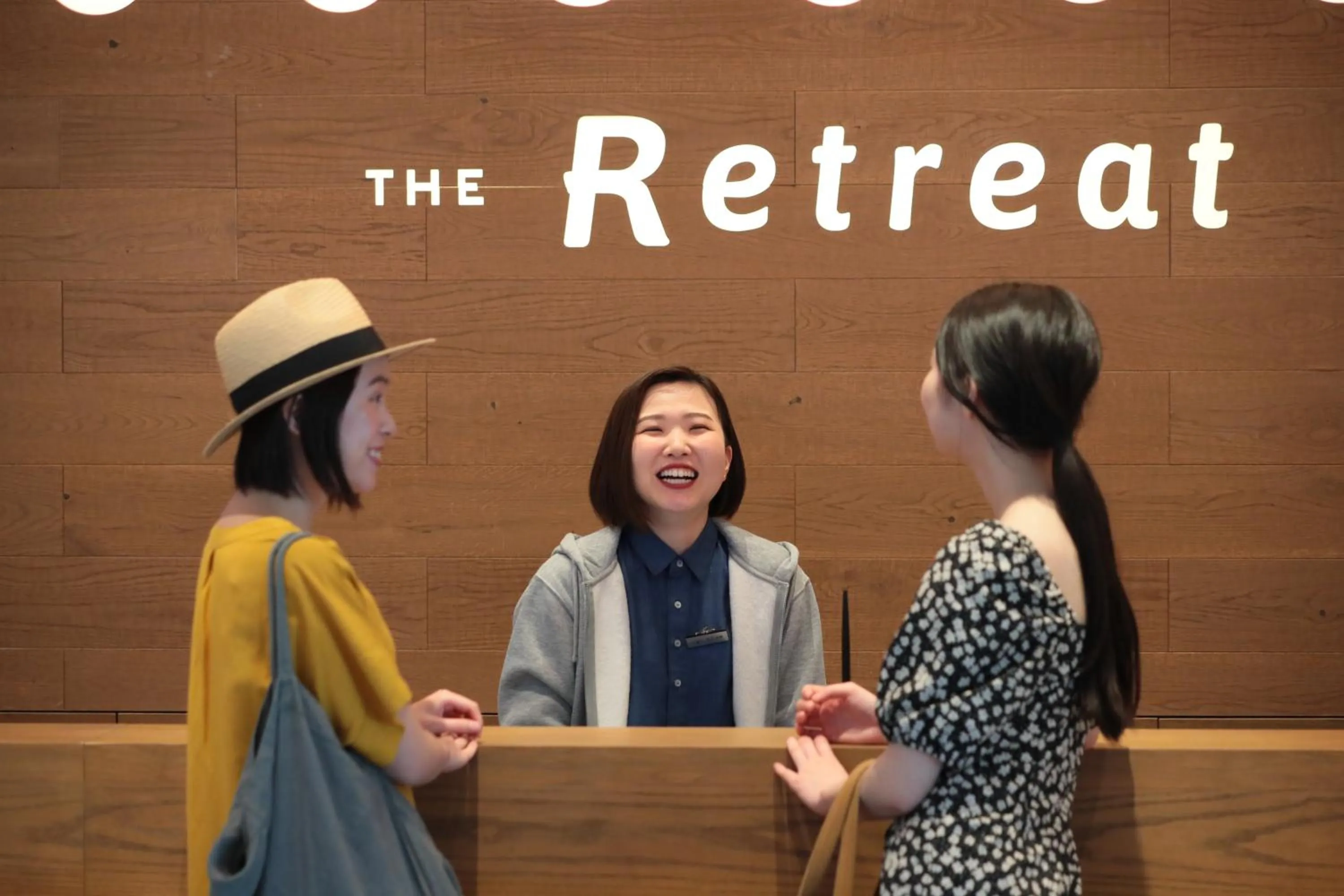 Text overlay in THE Retreat