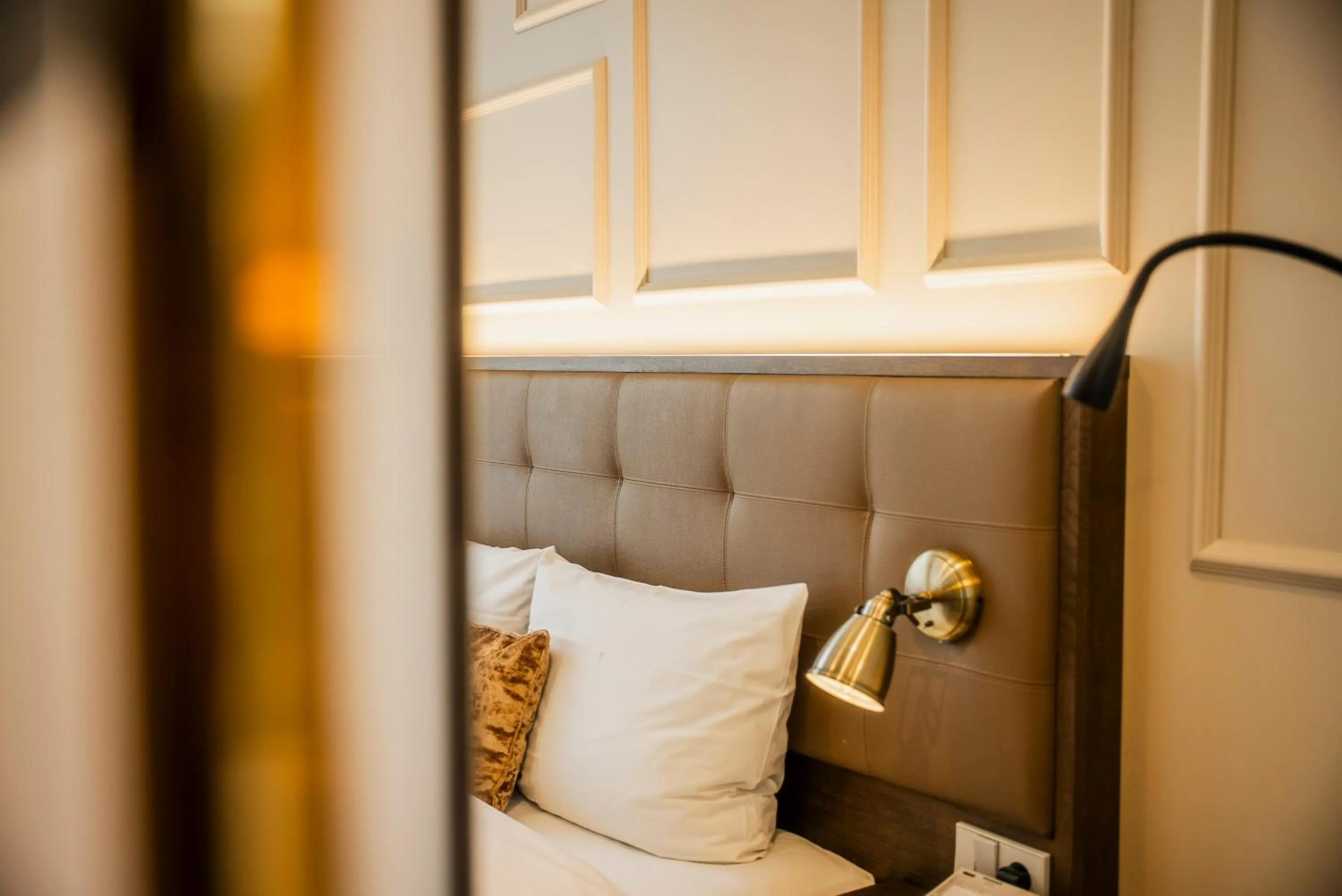 Bedroom, Bed in Parkhotel Kurhaus