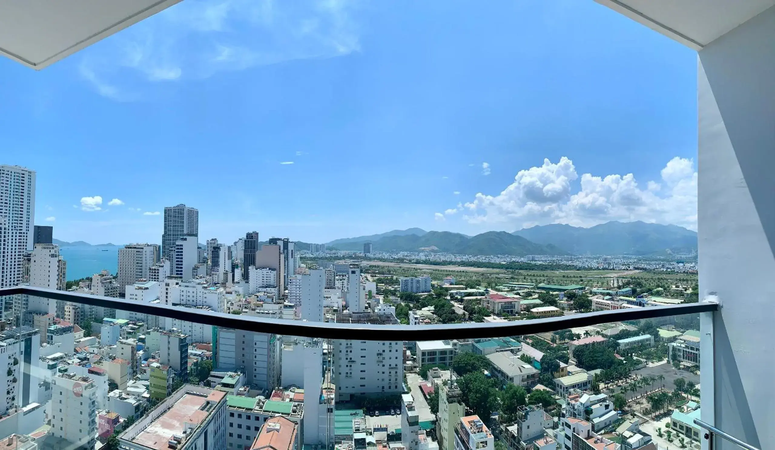 Deluxe Double or Twin Room with City View in Virgo Hotel Nha Trang Deluxe Double or Twin Room with City View in Virgo Hotel Nha Trang