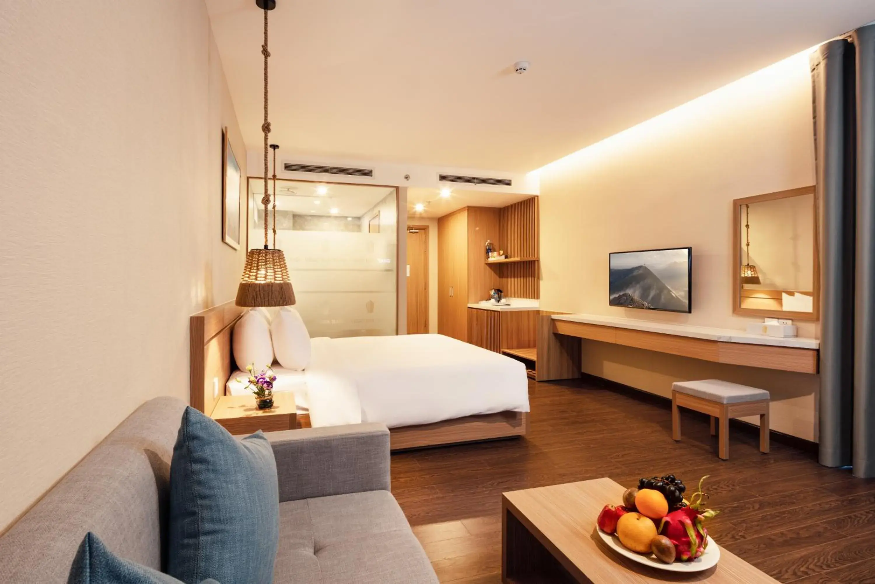 Deluxe Double or Twin Room with Sea View in Virgo Hotel Nha Trang Deluxe Double or Twin Room with Sea View in Virgo Hotel Nha Trang