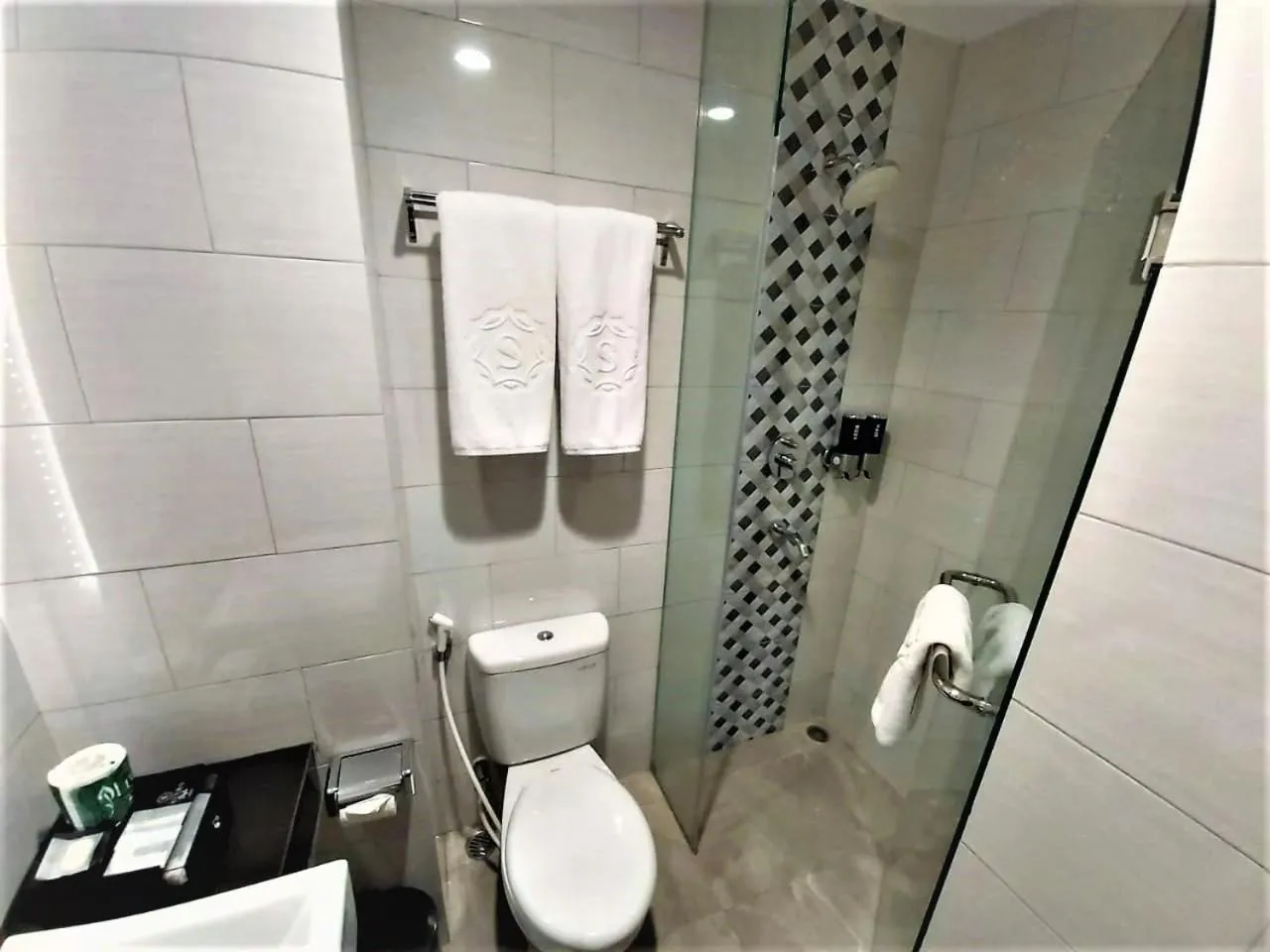 Bathroom in Savero Style Bogor