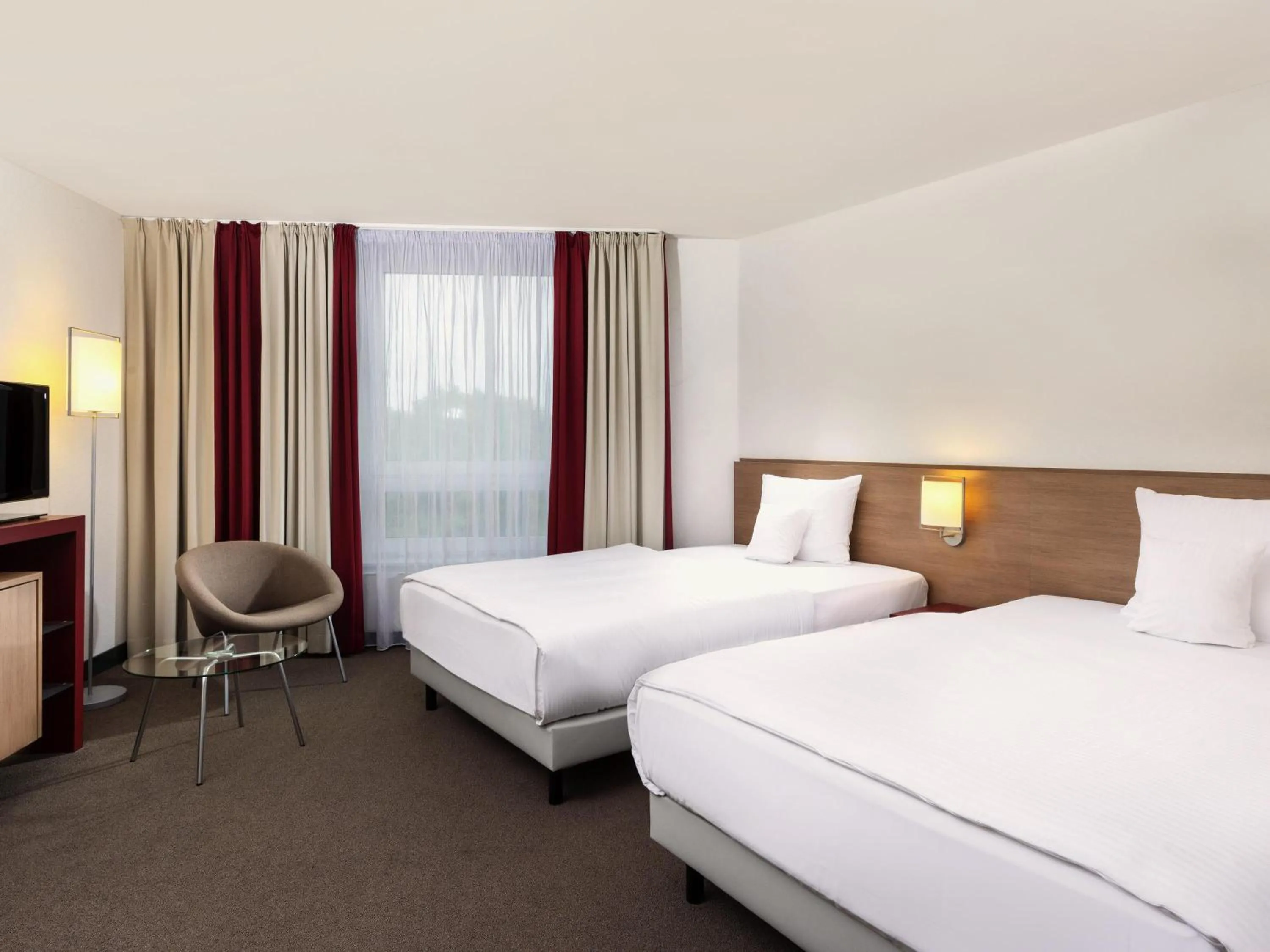 Bedroom, Bed in Mövenpick Hotel Münster am Aasee