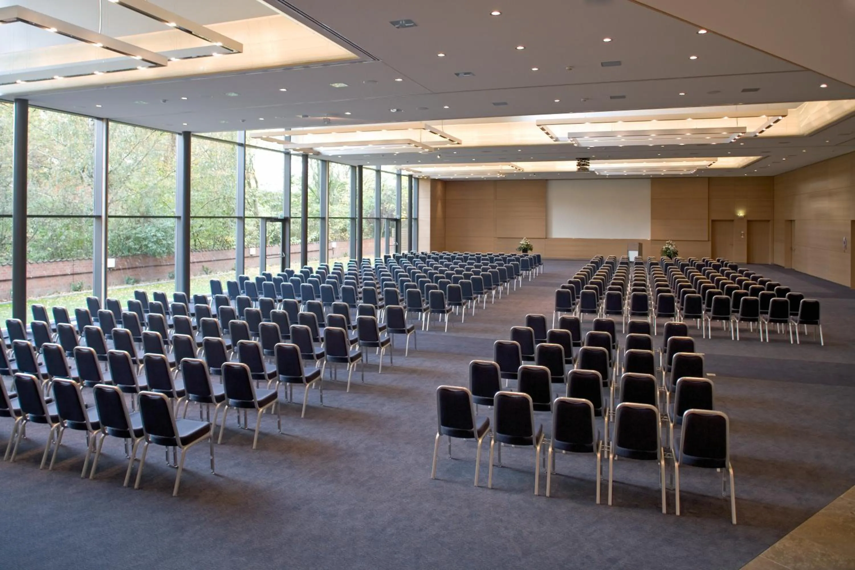 Business facilities in Mövenpick Hotel Münster am Aasee