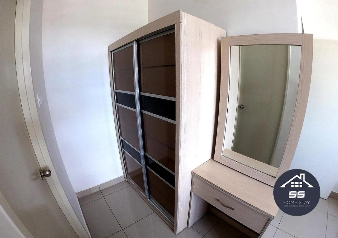 Photo of the whole room in KULAI HOME STAY @IOI MALL/JPO/AEON/SENAI AIRPORT