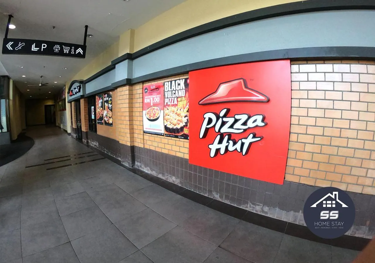 Restaurant/places to eat in KULAI HOME STAY @IOI MALL/JPO/AEON/SENAI AIRPORT