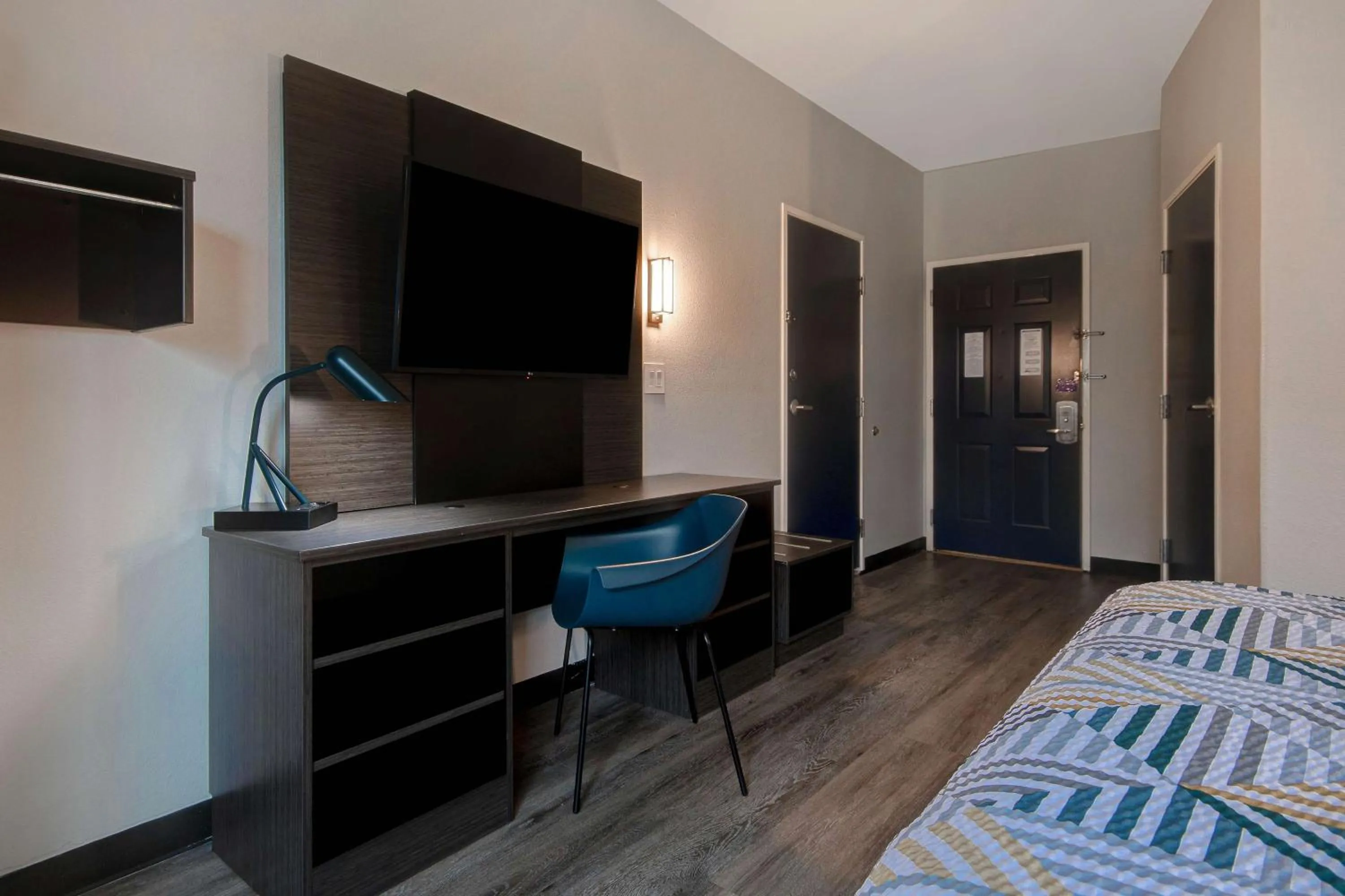 Bedroom, Bed in Motel 6-Pharr, TX