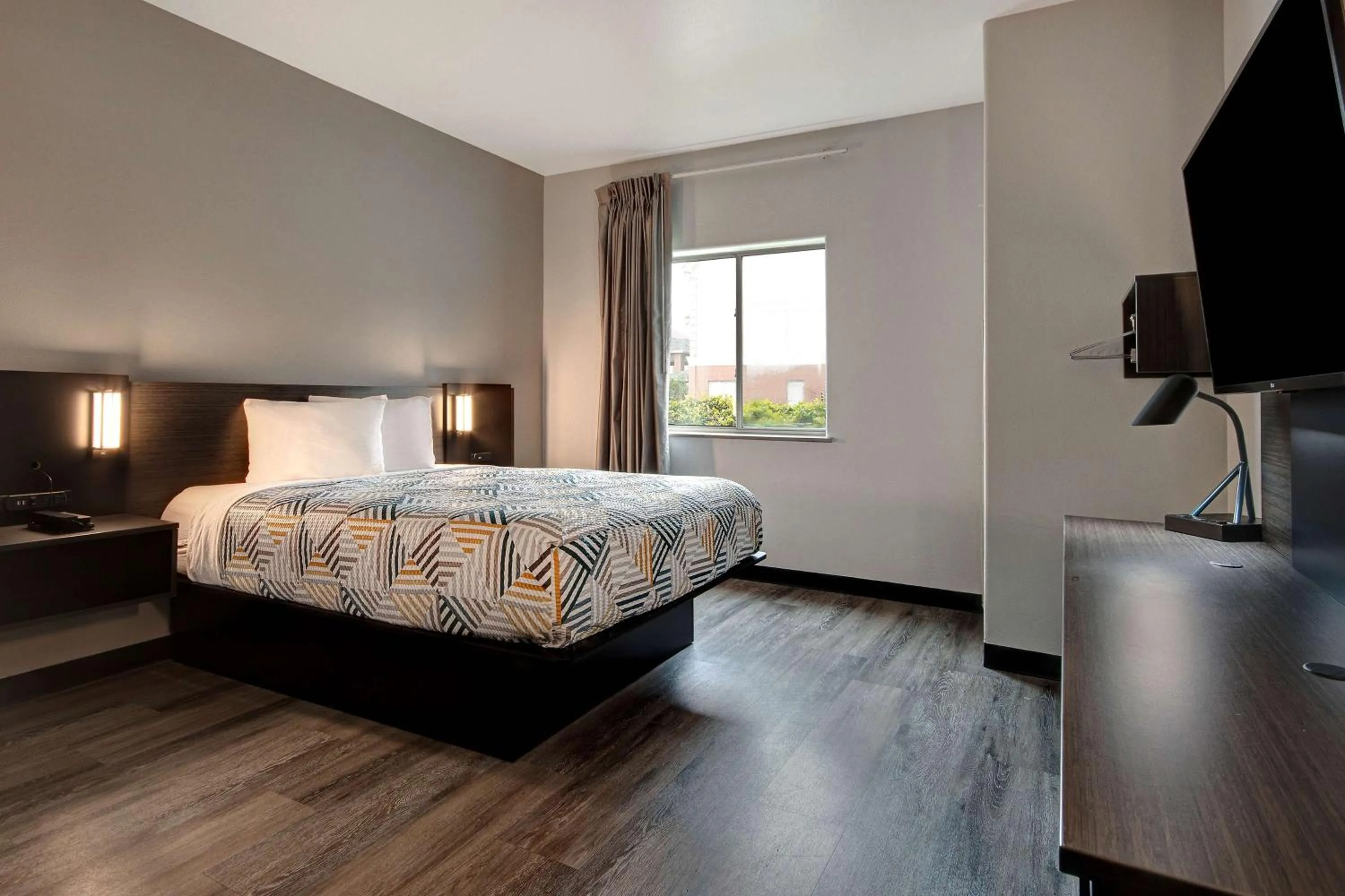 Bedroom, Bed in Motel 6-Pharr, TX