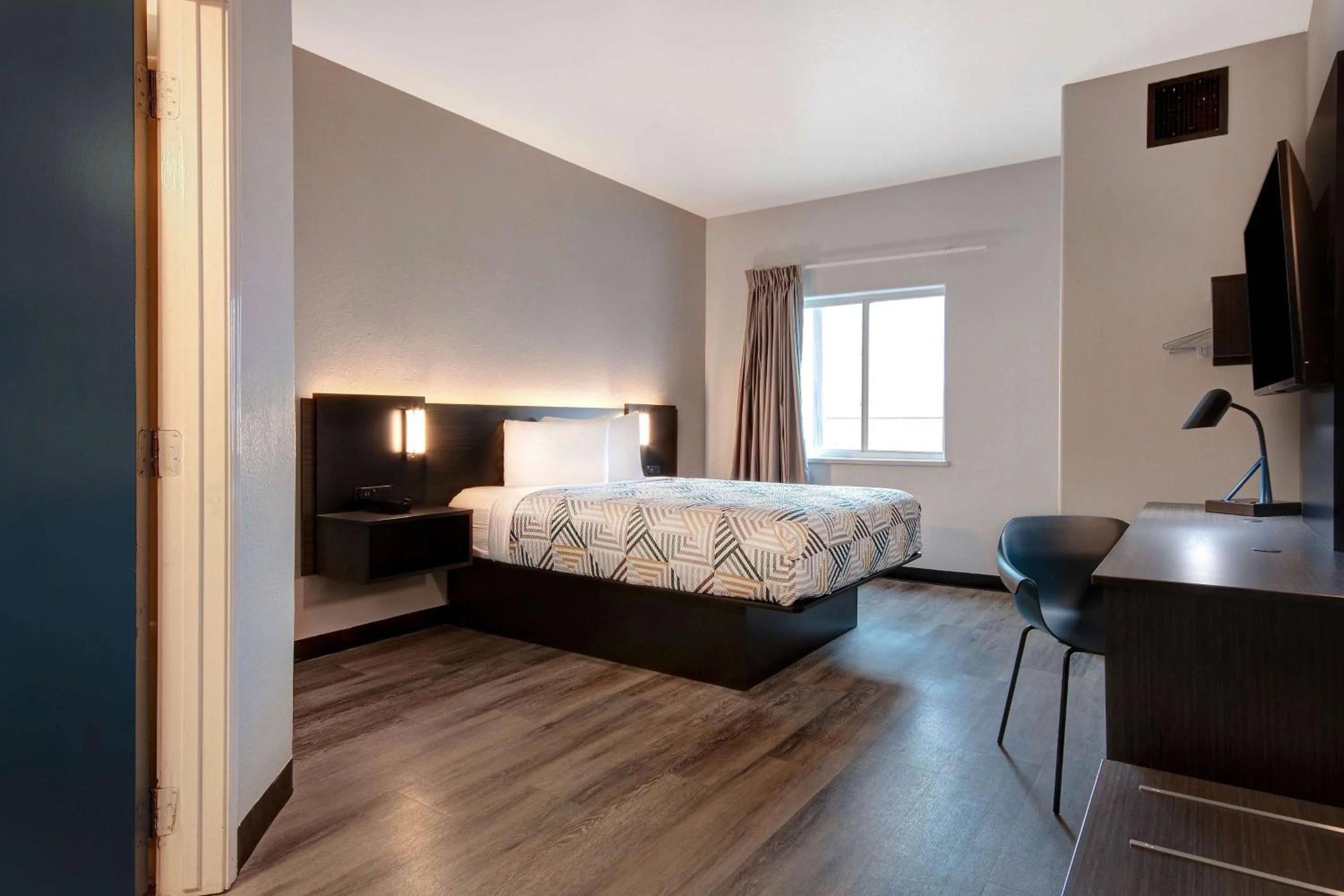 Bedroom, Bed in Motel 6-Pharr, TX