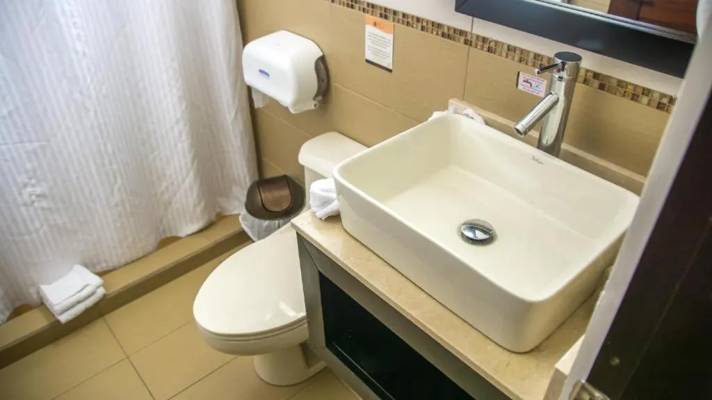 Bathroom in Hotel y Restaurante El Guarco