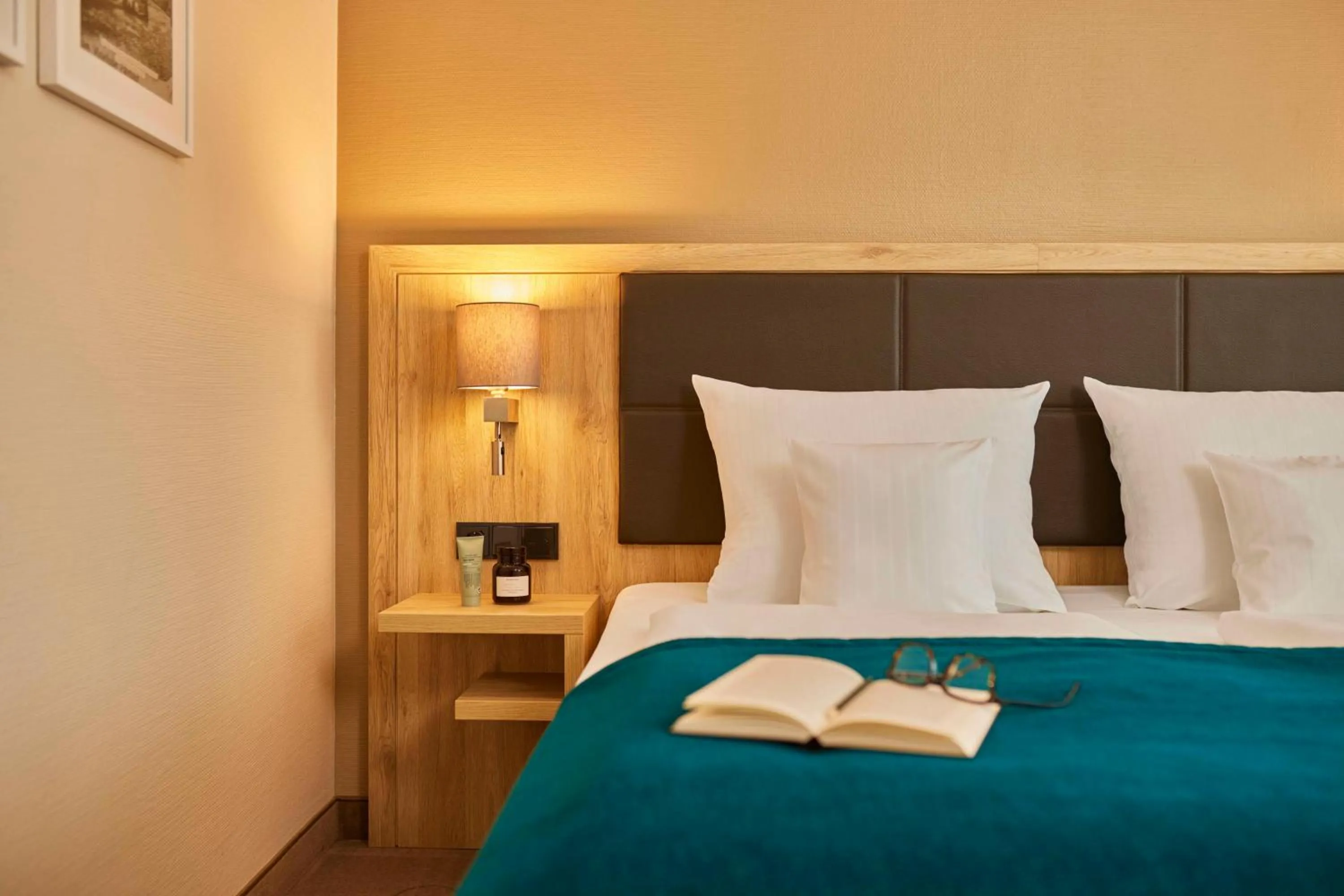 Bedroom, Bed in Best Western Premier Alsterkrug Hotel