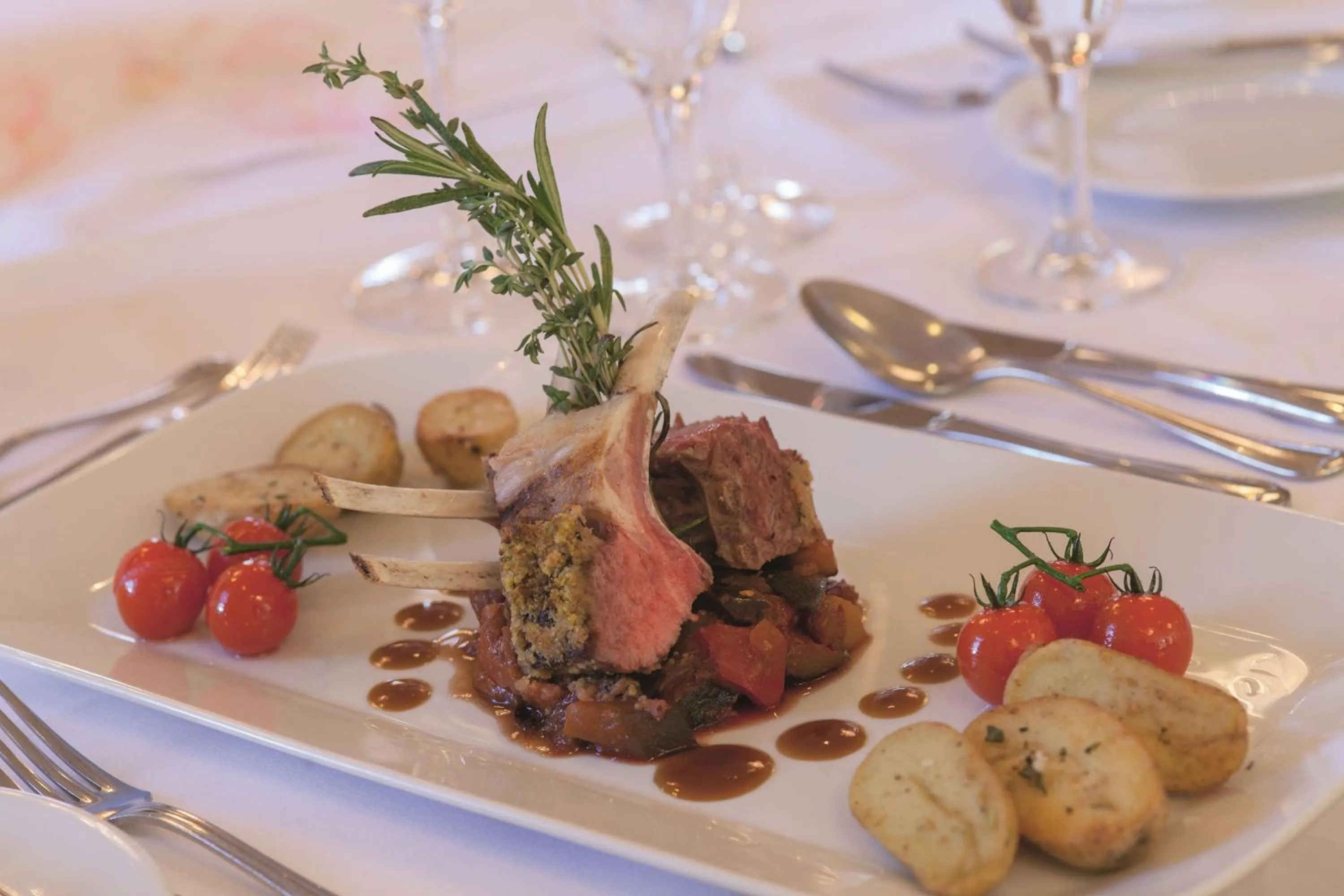 Food and drinks in Best Western Premier Alsterkrug Hotel