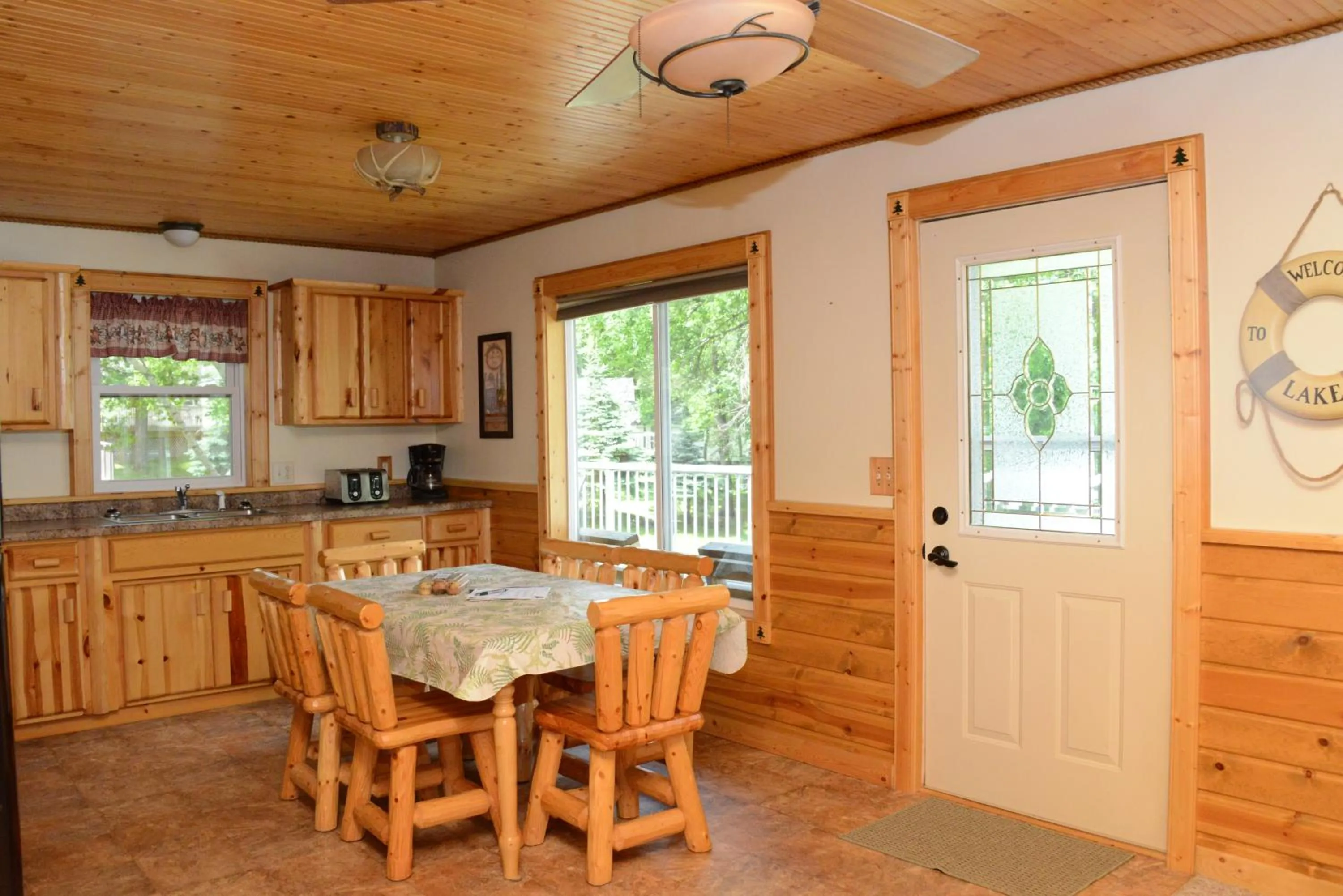Coffee/tea facilities in Riverside Resort
