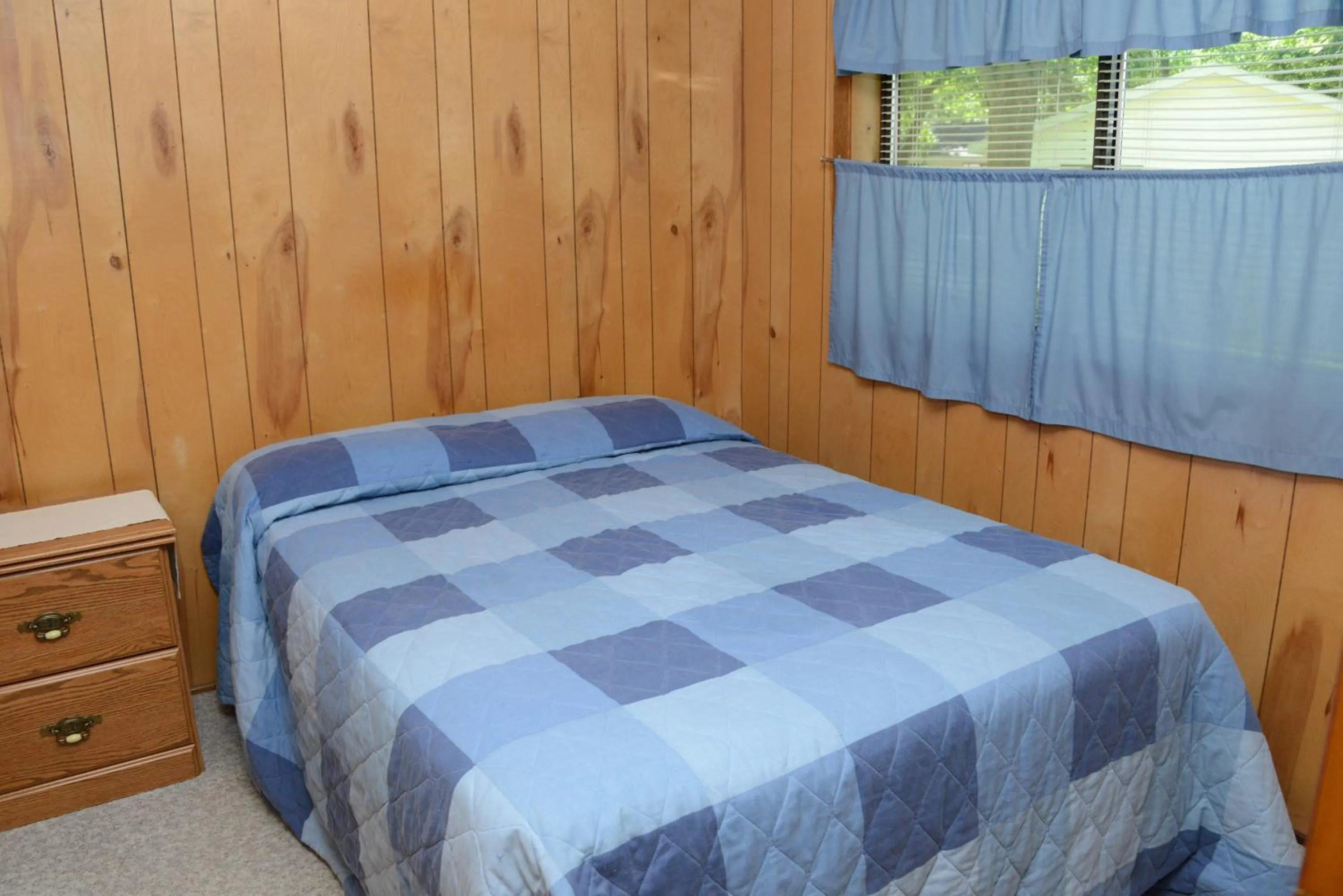 Bedroom, Bed in Riverside Resort