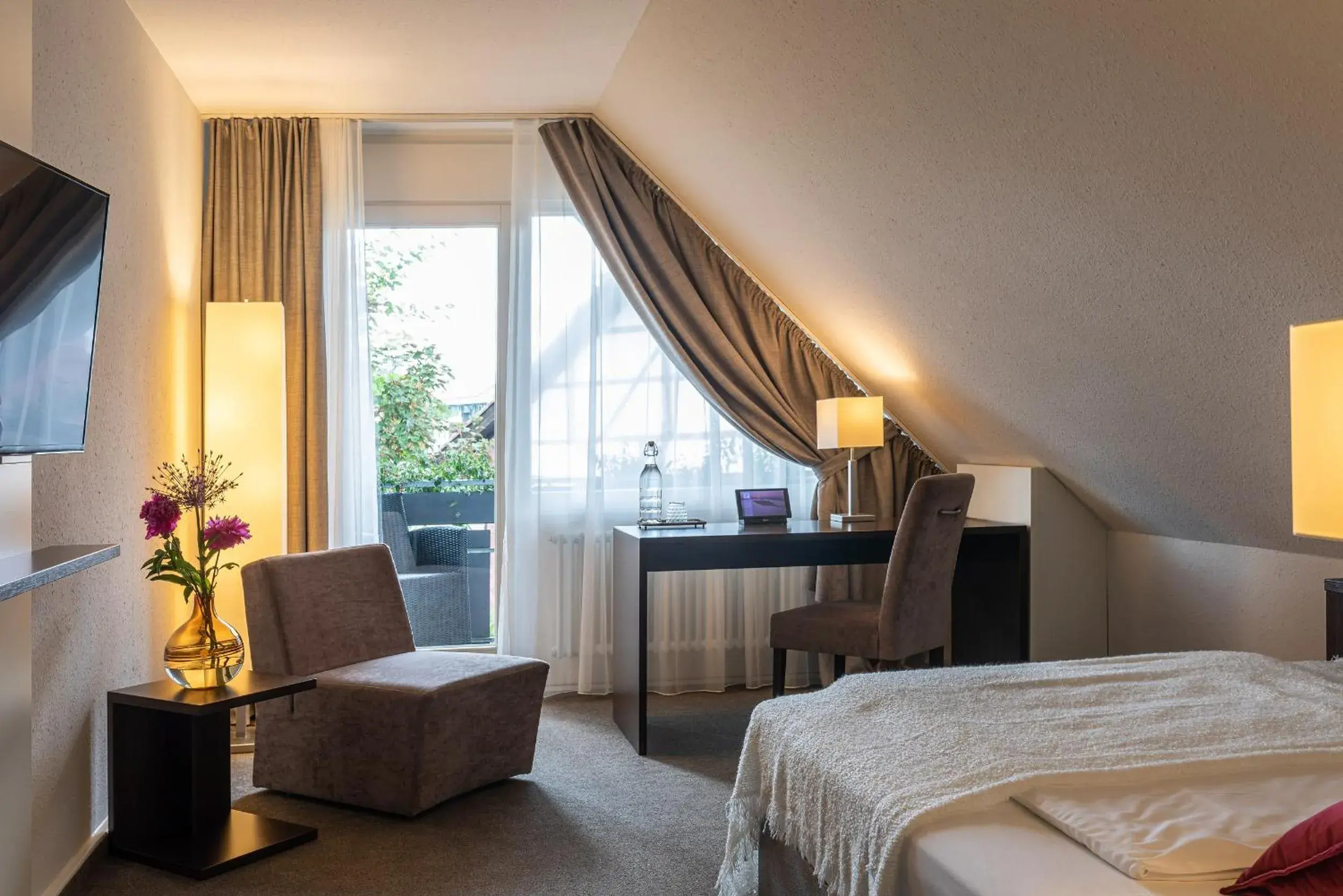 Single Room with Balcony - single occupancy in Ganter Hotel & Restaurant Mohren Single Room with Balcony - single occupancy in Ganter Hotel & Restaurant Mohren