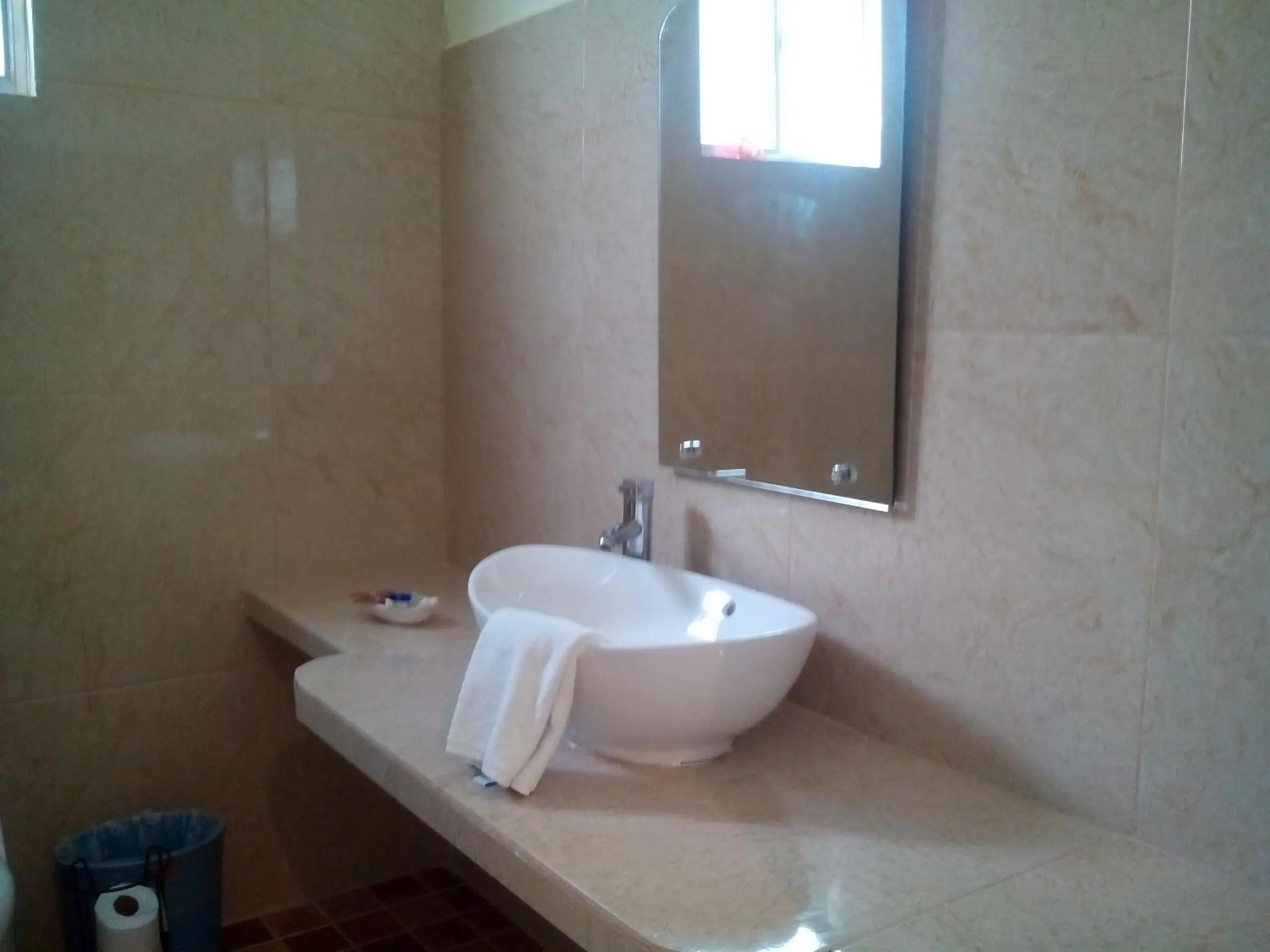 Bathroom in Mansion Giahn Bed & Breakfast