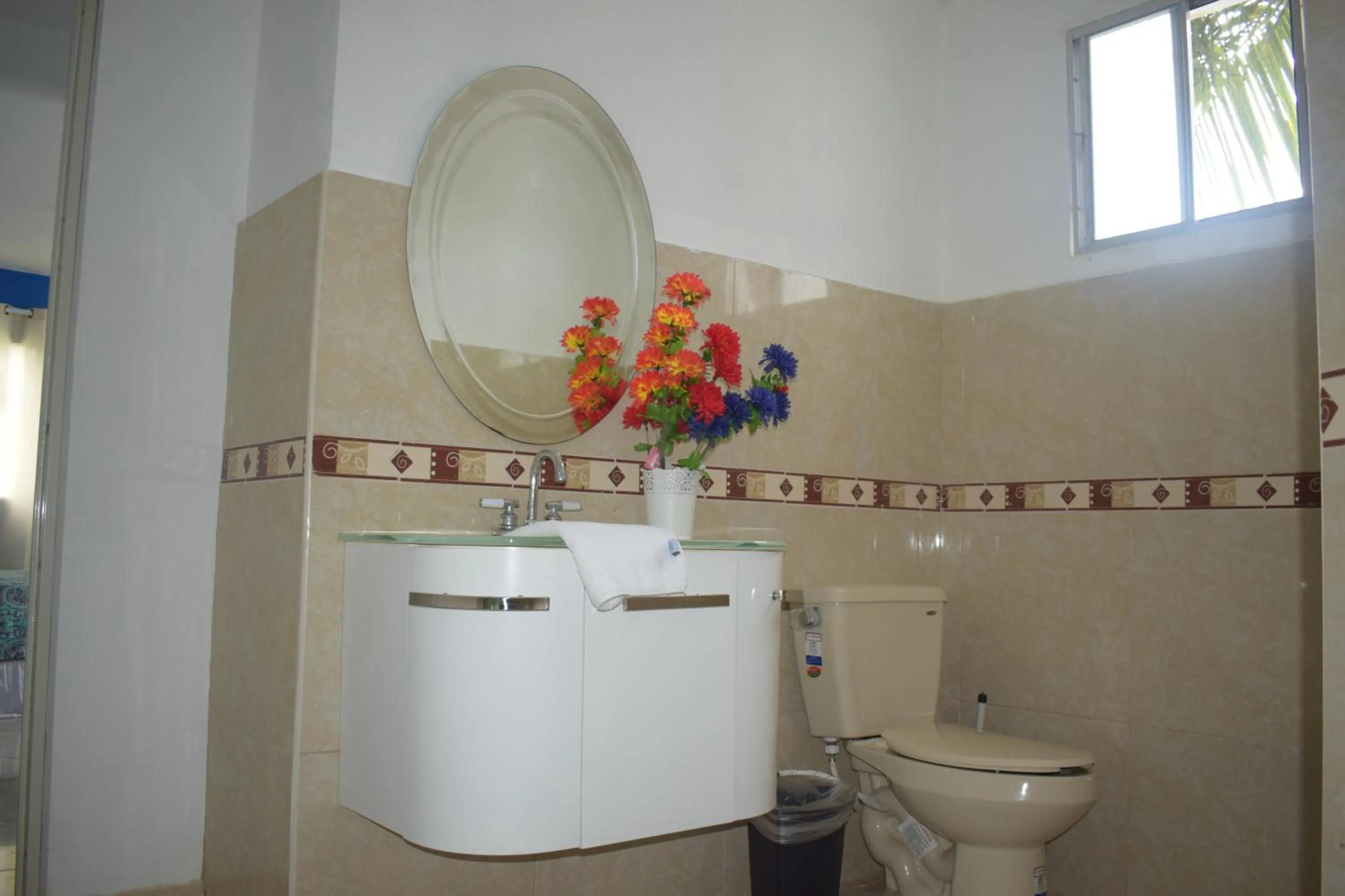 Shower in Mansion Giahn Bed & Breakfast