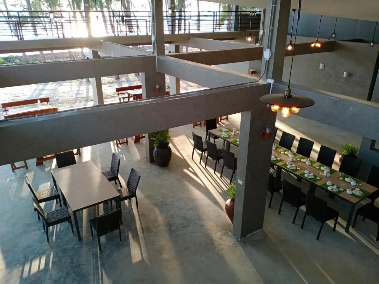 Restaurant/places to eat in The Chevalley Beach Resort