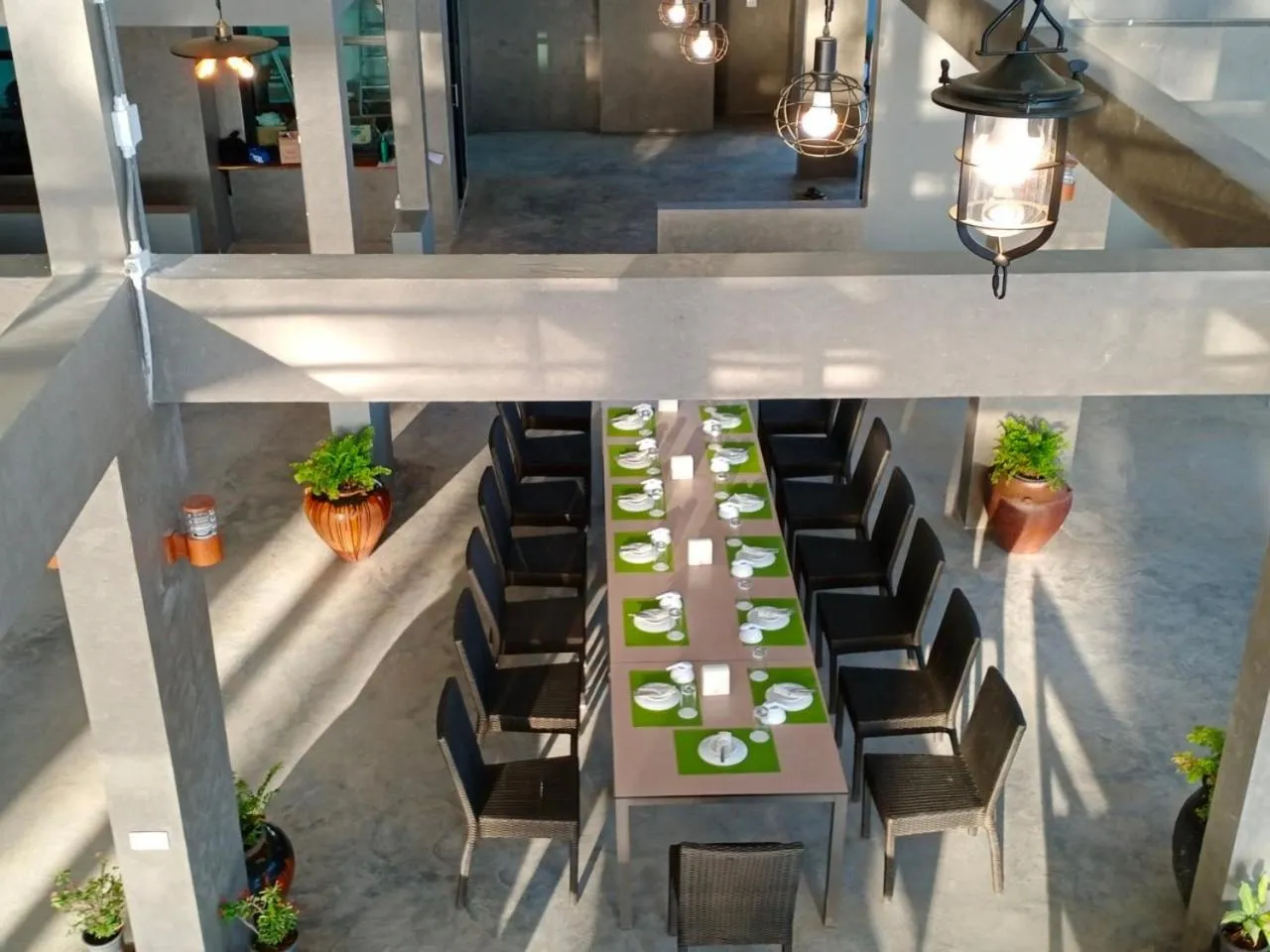 Restaurant/places to eat in The Chevalley Beach Resort