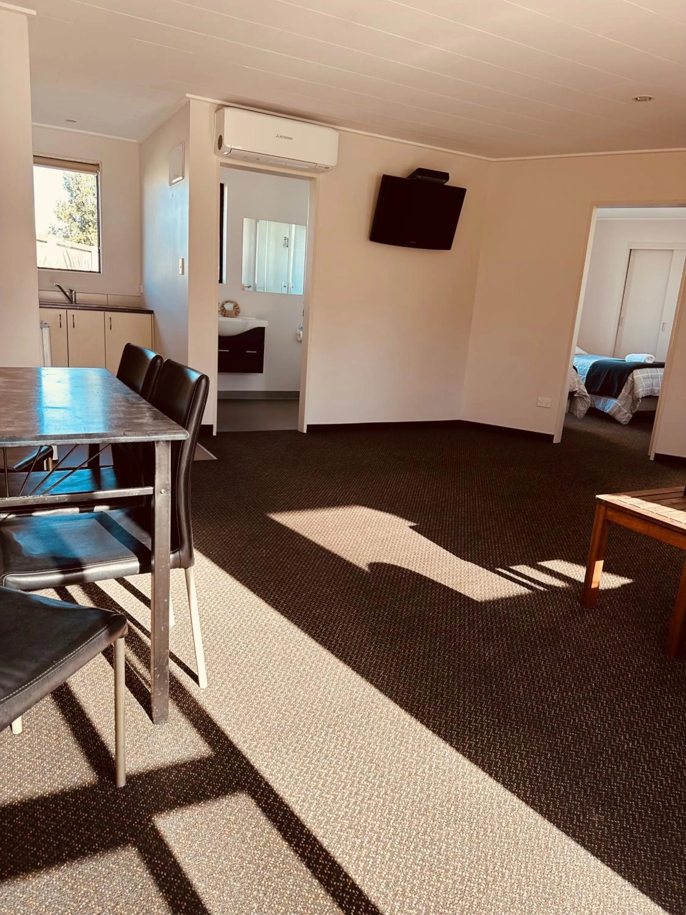 Living room in Cherylea Motel